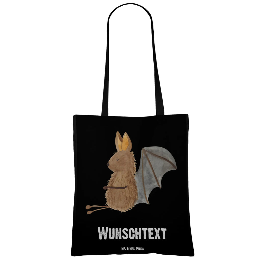 Personalisierte Tragetasche Fledermaus sitzend Personalisierte Beuteltasche, Personalisierter Beutel, Personalisierte Einkaufstasche, Personalisierter Jutebeutel, Personalisierter Stoffbeutel, Tragetasche mit Namen, Einkaufstasche mit Namen, Stoffbeutel mit Namen, Personalisierte Tasche, Personalisierte Jutetasche, Personalisierte Kindergartentasche, Tiermotive, Gute Laune, lustige Sprüche, Tiere, Fledermaus, Fledermäuse, Motivation, entspannen