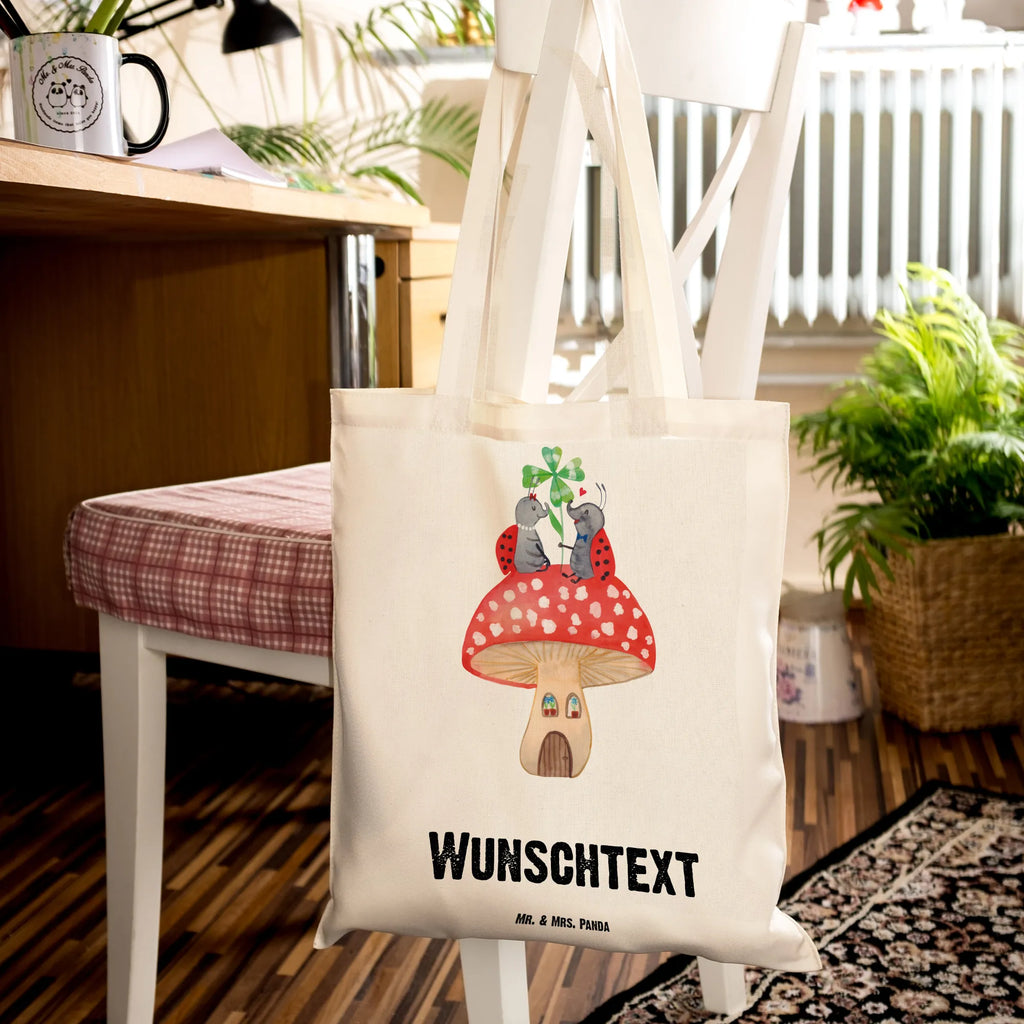 Personalisierte Tragetasche Marienkäfer Paar Fliegenpilz Personalisierte Beuteltasche, Personalisierter Beutel, Personalisierte Einkaufstasche, Personalisierter Jutebeutel, Personalisierter Stoffbeutel, Tragetasche mit Namen, Einkaufstasche mit Namen, Stoffbeutel mit Namen, Personalisierte Tasche, Personalisierte Jutetasche, Personalisierte Kindergartentasche, Tiermotive, Gute Laune, lustige Sprüche, Tiere, Haus, Wohnung, zuhause, Fliegenpilz, Marienkäfer, Fleigenpilzhaus