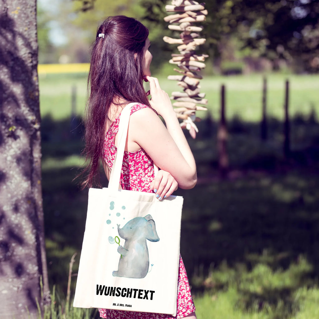 Personalisierte Tragetasche Elefant Seifenblasen Personalisierte Beuteltasche, Personalisierter Beutel, Personalisierte Einkaufstasche, Personalisierter Jutebeutel, Personalisierter Stoffbeutel, Tragetasche mit Namen, Einkaufstasche mit Namen, Stoffbeutel mit Namen, Personalisierte Tasche, Personalisierte Jutetasche, Personalisierte Kindergartentasche, Tiermotive, Gute Laune, lustige Sprüche, Tiere, Elefant, Elefanten, Dickhäuter, Rüsseltier, Seifenblasen, Liebe, Heimat, Gefühl. Daheim, Liebesbeweis, Liebesspruch