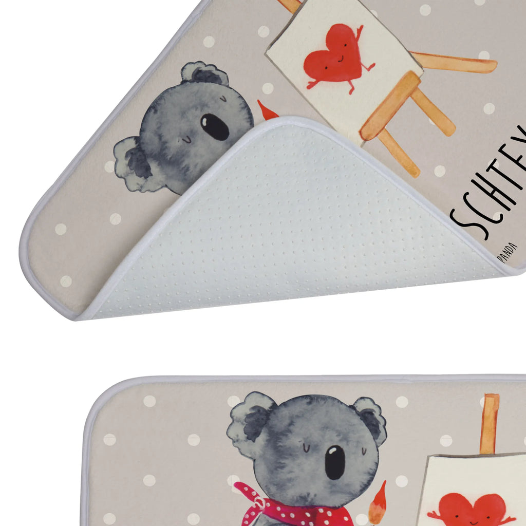 Personalisierter Badvorleger Koala Künstler Personalisierte Badematte, Personalisierter Badteppich, Personalisierter Duschvorleger, Personalisierter Badezimmerteppich, Personalisierter Badezimmermatte, Personalisierter Badvorleger, Personalisierter Duschmatte, Personalisierter Duschteppich, Badematte mit Namen, Badteppich mit Namen, Duschvorleger mit Namen, Badezimmerteppich mit Namen, Badezimmermatte mit Namen, Badvorleger mit Namen, Duschmatte mit Namen, Duschteppich mit Namen, Wunschtext, Badvorleger selbst bedrucken, Wunschname, Personalisieren, Koala, Koalabär, Liebe, Liebensbeweis, Liebesgeschenk, Gefühle, Künstler, zeichnen