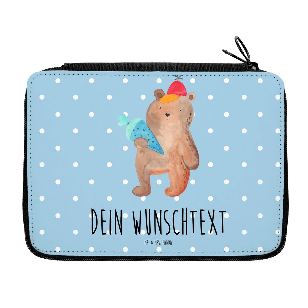 Personalisierte Federmappe Bär mit Schultüte Personalisierte Federmappe, Personalisierte Stiftetasche, PersonalisierteS Stifte Etui, Schule, Einschulung, Geschenk, Kind, Schüler, Schülerin, Personalisierte Stifterolle, PersonalisierteS Federmäppchen, Motiv, Grundschule, Federmäppchen bedruckt, Büro Stifte Etui, Bestückte Federmappe, Kinder Federmappe, Federmappe Einschulung, Federmappe mit Namen, Stiftemappe mit Namen, Stifterolle mit Namen, Federmäppchen mit Namen, Bär, Teddy, Teddybär, Bär Motiv, Schultüte, Erster Schultag Geschenk, Einschulung Geschenk, Schule Geschenk, Schulanfang, Schulbeginn