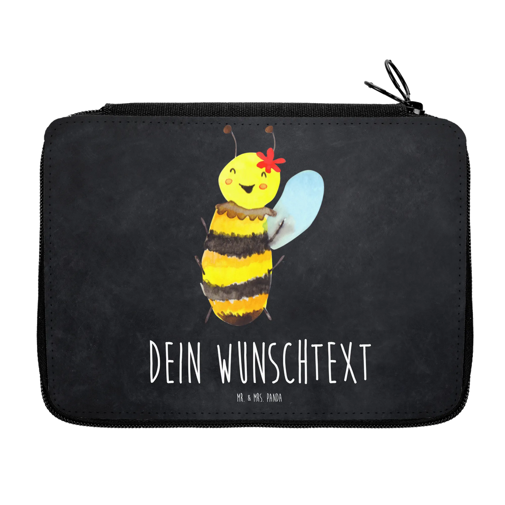 Personalisierte Federmappe Biene Happy Personalisierte Federmappe, Personalisierte Stiftetasche, PersonalisierteS Stifte Etui, Schule, Einschulung, Geschenk, Kind, Schüler, Schülerin, Personalisierte Stifterolle, PersonalisierteS Federmäppchen, Motiv, Grundschule, Federmäppchen bedruckt, Büro Stifte Etui, Bestückte Federmappe, Kinder Federmappe, Federmappe Einschulung, Federmappe mit Namen, Stiftemappe mit Namen, Stifterolle mit Namen, Federmäppchen mit Namen, Biene, Wespe, Hummel