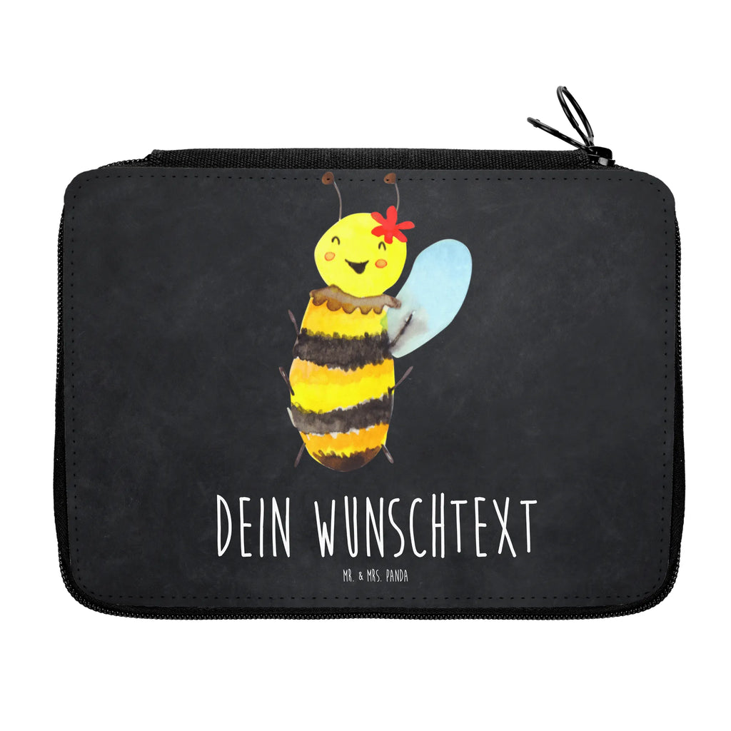 Personalisierte Federmappe Biene Happy Personalisierte Federmappe, Personalisierte Stiftetasche, PersonalisierteS Stifte Etui, Schule, Einschulung, Geschenk, Kind, Schüler, Schülerin, Personalisierte Stifterolle, PersonalisierteS Federmäppchen, Motiv, Grundschule, Federmäppchen bedruckt, Büro Stifte Etui, Bestückte Federmappe, Kinder Federmappe, Federmappe Einschulung, Federmappe mit Namen, Stiftemappe mit Namen, Stifterolle mit Namen, Federmäppchen mit Namen, Biene, Wespe, Hummel