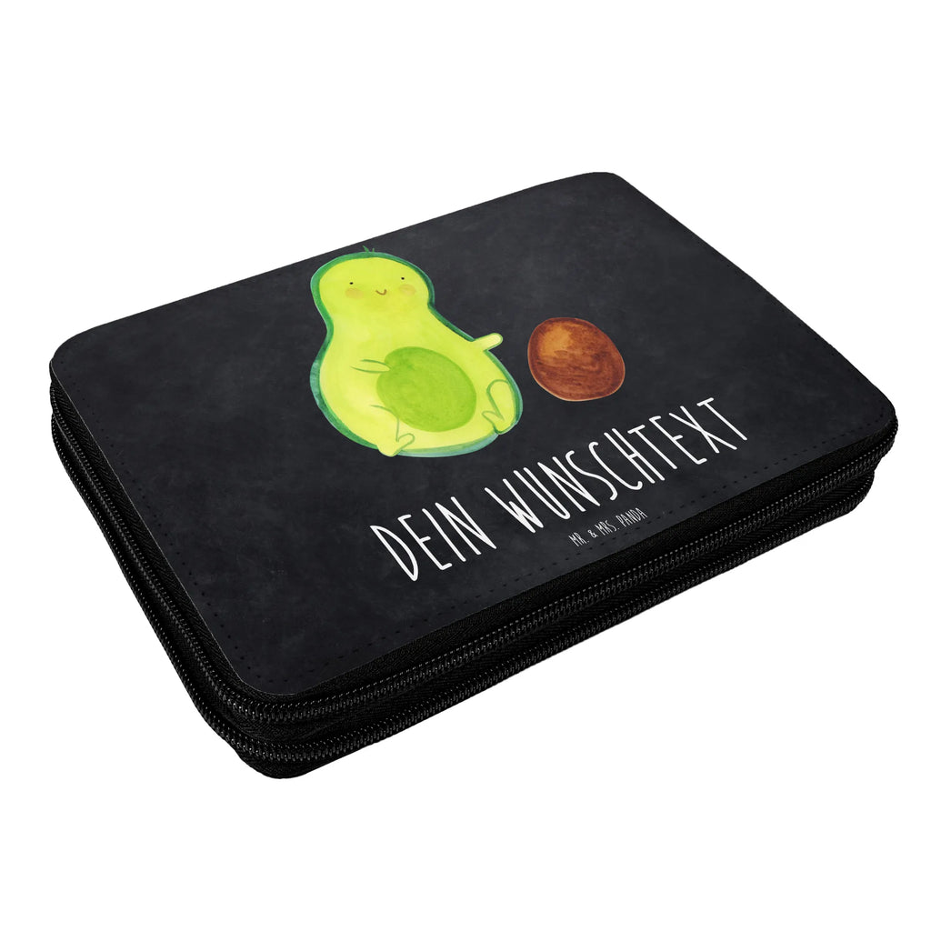 Personalisierte Federmappe Avocado rollt Kern Personalisierte Federmappe, Personalisierte Stiftetasche, PersonalisierteS Stifte Etui, Schule, Einschulung, Geschenk, Kind, Schüler, Schülerin, Personalisierte Stifterolle, PersonalisierteS Federmäppchen, Motiv, Grundschule, Federmäppchen bedruckt, Büro Stifte Etui, Bestückte Federmappe, Kinder Federmappe, Federmappe Einschulung, Federmappe mit Namen, Stiftemappe mit Namen, Stifterolle mit Namen, Federmäppchen mit Namen, Avocado, Veggie, Vegan, Gesund, Avocados, Schwanger, Geburt, Geburtstag, Säugling, erstes Kind, zur Geburt, Schwangerschaft, Babyparty, Baby, große Liebe, Liebe, Love