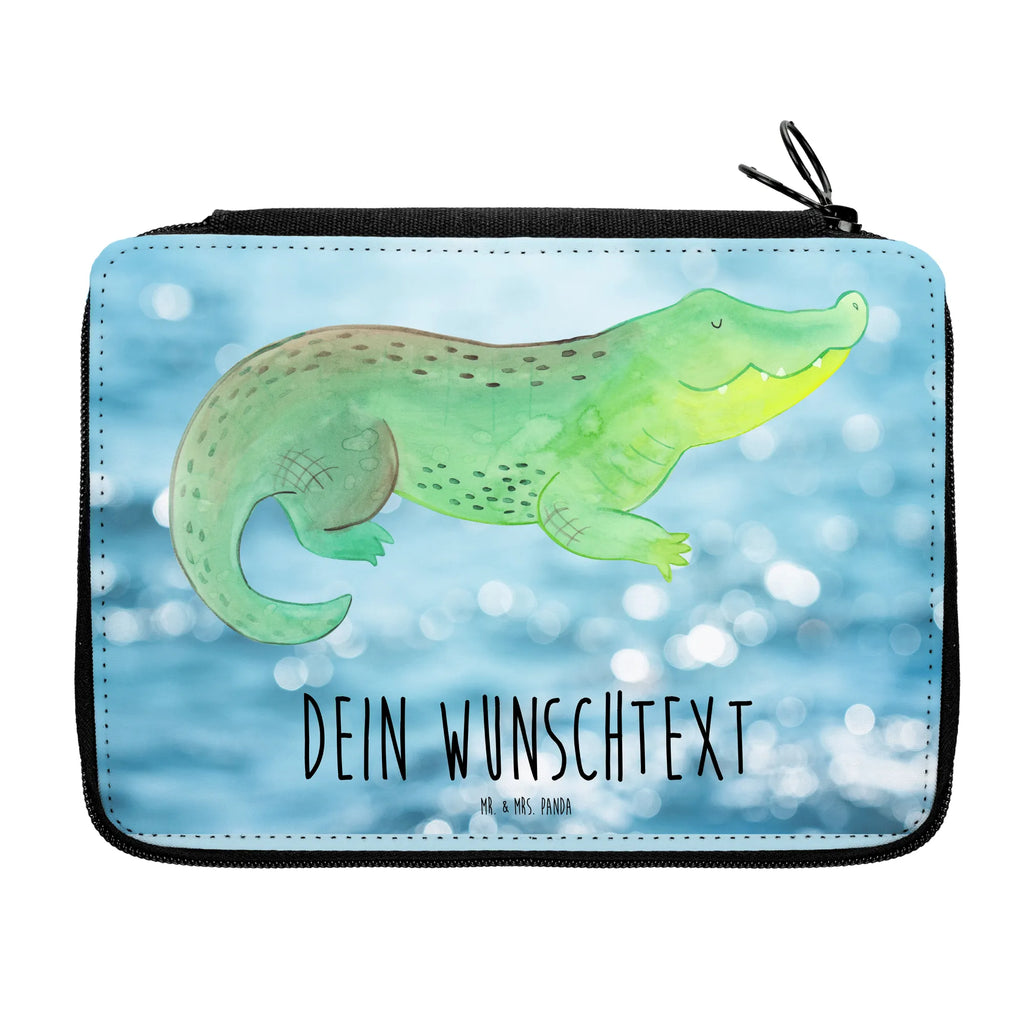 Personalisierte Federmappe Krokodil Personalisierte Federmappe, Personalisierte Stiftetasche, PersonalisierteS Stifte Etui, Schule, Einschulung, Geschenk, Kind, Schüler, Schülerin, Personalisierte Stifterolle, PersonalisierteS Federmäppchen, Motiv, Grundschule, Federmäppchen bedruckt, Büro Stifte Etui, Bestückte Federmappe, Kinder Federmappe, Federmappe Einschulung, Federmappe mit Namen, Stiftemappe mit Namen, Stifterolle mit Namen, Federmäppchen mit Namen, Meerestiere, Meer, Urlaub, Krokodil, Krokodile, verrückt sein, spontan sein, Abenteuerlust, Reiselust, Freundin, beste Freundin, Lieblingsmensch