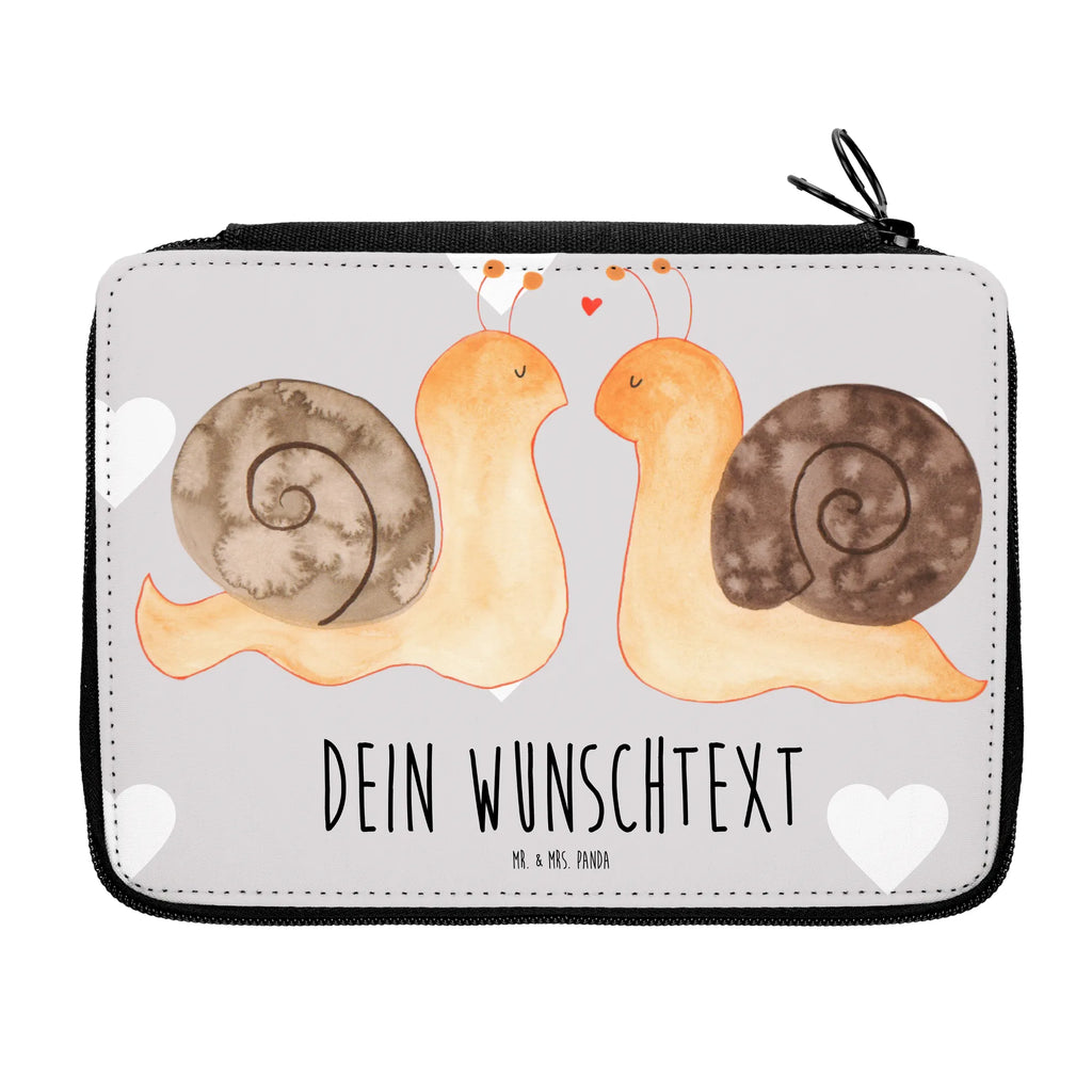 Personalisierte Federmappe Schnecken Liebe Personalisierte Federmappe, Personalisierte Stiftetasche, PersonalisierteS Stifte Etui, Schule, Einschulung, Geschenk, Kind, Schüler, Schülerin, Personalisierte Stifterolle, PersonalisierteS Federmäppchen, Motiv, Grundschule, Federmäppchen bedruckt, Büro Stifte Etui, Bestückte Federmappe, Kinder Federmappe, Federmappe Einschulung, Federmappe mit Namen, Stiftemappe mit Namen, Stifterolle mit Namen, Federmäppchen mit Namen, Liebe, Partner, Freund, Freundin, Ehemann, Ehefrau, Heiraten, Verlobung, Heiratsantrag, Liebesgeschenk, Jahrestag, Hocheitstag