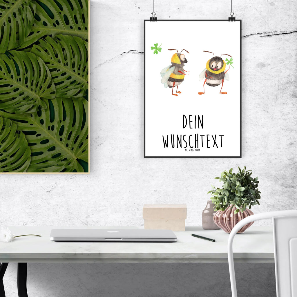 Personalisiertes Poster Hummeln mit Kleeblatt Personalisiertes Poster, Personalisiertes Wandposter, Personalisiertes Bild, Personalisierte Wanddeko, Personalisiertes Küchenposter, Personalisiertes Kinderposter, Personalisierte Wanddeko Bild, Personalisierte Raumdekoration, Personalisierte Wanddekoration, Personalisiertes Handgemaltes Poster, Personalisiertes Designposter, Personalisierter Kunstdruck, Personalisierter Posterdruck, Poster mit Namen, Wandposter mit Namen, Bild mit Namen, Wanddeko mit Namen, Küchenposter mit Namen, Kinderposter mit Namen, Wanddeko Bild mit Namen, Raumdekoration mit Namen, Wanddekoration mit Namen, Kunstdruck mit Namen, Posterdruck mit Namen, Wunschtext Poster, Poster selbst gestalten., Tiermotive, Gute Laune, lustige Sprüche, Tiere, Hummel, Biene, Spruch positiv, Biene Deko, Spruch schön, glücklich sein, glücklich werden, Spruch fröhlich