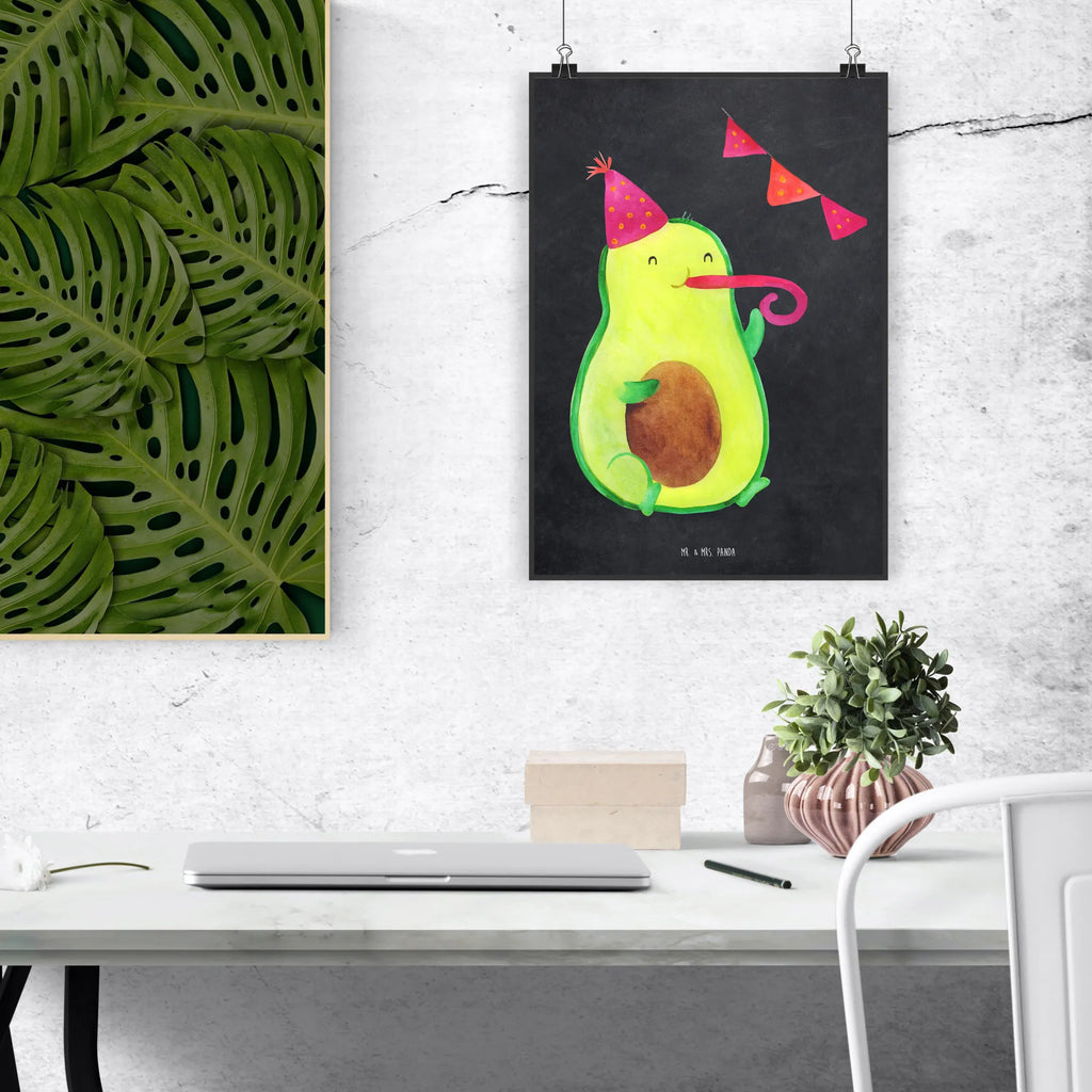 Poster Avocado Party Poster, Wandposter, Bild, Wanddeko, Küchenposter, Kinderposter, Wanddeko Bild, Raumdekoration, Wanddekoration, Handgemaltes Poster, Mr. & Mrs. Panda Poster, Designposter, Kunstdruck, Posterdruck, Avocado, Veggie, Vegan, Gesund, Avocados, Party, Geburtstag, Geburtstagsfeier, Happy Birthday, Feier, Feierei, Lieblingstag, Prüfung, Abifeier, Abi, Bestanden, Jahrestag, Jubiläum, Firmenfeier, Klassenfeier, Schulabschluss, Abschluss