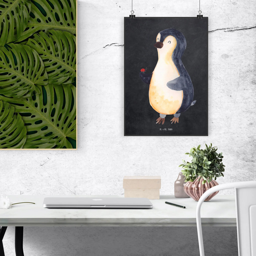 Poster Pinguin Marienkäfer Poster, Wandposter, Bild, Wanddeko, Küchenposter, Kinderposter, Wanddeko Bild, Raumdekoration, Wanddekoration, Handgemaltes Poster, Mr. & Mrs. Panda Poster, Designposter, Kunstdruck, Posterdruck, Pinguin, Pinguine, Marienkäfer, Liebe, Wunder, Glück, Freude, Lebensfreude