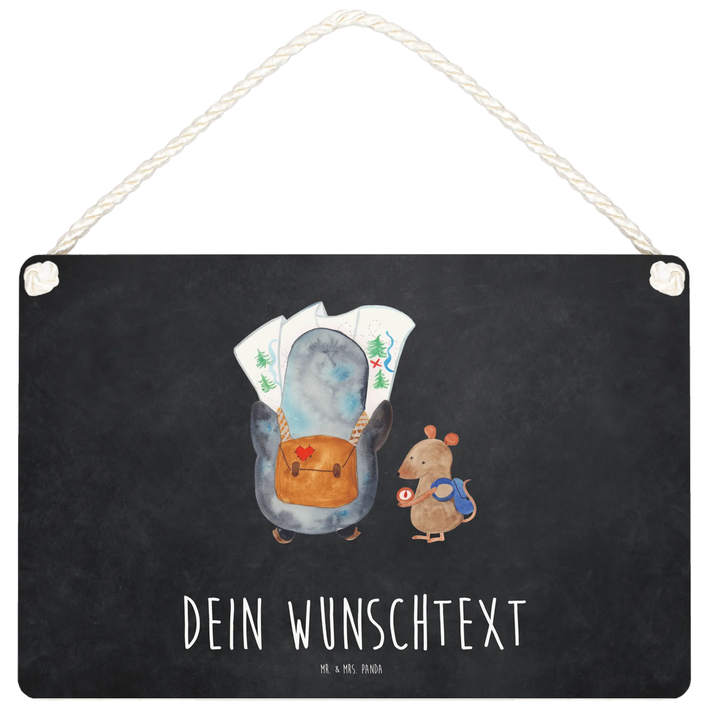 Personalisiertes Deko Schild Pinguin & Maus Wanderer Dekoschild, Deko Schild, Schild, Tür Schild, Türschild, Holzschild, Wandschild, Wanddeko, Pinguin, Pinguine, Abenteurer, Abenteuer, Roadtrip, Ausflug, Wanderlust, wandern