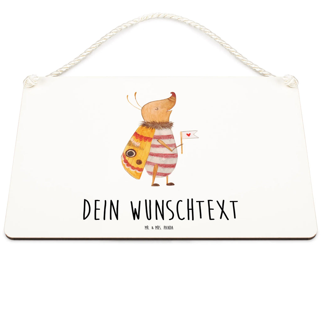 Personalisiertes Deko Schild Nachtfalter mit Fähnchen Dekoschild, Deko Schild, Schild, Tür Schild, Türschild, Holzschild, Wandschild, Wanddeko, Tiermotive, Gute Laune, lustige Sprüche, Tiere, Nachtfalter, Käfer, Spruch lustig, Spruch witzig, süß, niedlich, Küche Deko, Was kostet die Welt