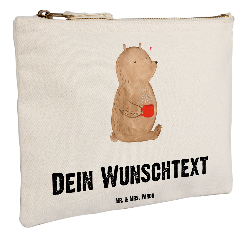 Personalisierte Schminktasche Bär Morgenkaffee Personalisierte Schminktasche, Personalisierte Kosmetiktasche, Personalisierter Kosmetikbeutel, Personalisiertes Stiftemäppchen, Personalisiertes Etui, Personalisierte Federmappe, Personalisierte Makeup Bag, Personalisiertes Schminketui, Personalisiertes Kosmetiketui, Personalisiertes Schlamperetui, Schminktasche mit Namen, Kosmetiktasche mit Namen, Kosmetikbeutel mit Namen, Stiftemäppchen mit Namen, Etui mit Namen, Federmappe mit Namen, Makeup Bg mit Namen, Schminketui mit Namen, Kosmetiketui mit Namen, Schlamperetui mit Namen, Schminktasche personalisieren, Schminktasche bedrucken, Schminktasche selbst gestalten, Liebe, Partner, Freund, Freundin, Ehemann, Ehefrau, Heiraten, Verlobung, Heiratsantrag, Liebesgeschenk, Jahrestag, Hocheitstag, Valentinstag, Geschenk für Frauen, Hochzeitstag, Mitbringsel, Geschenk für Freundin, Geschenk für Partner, Liebesbeweis, für Männer, für Ehemann