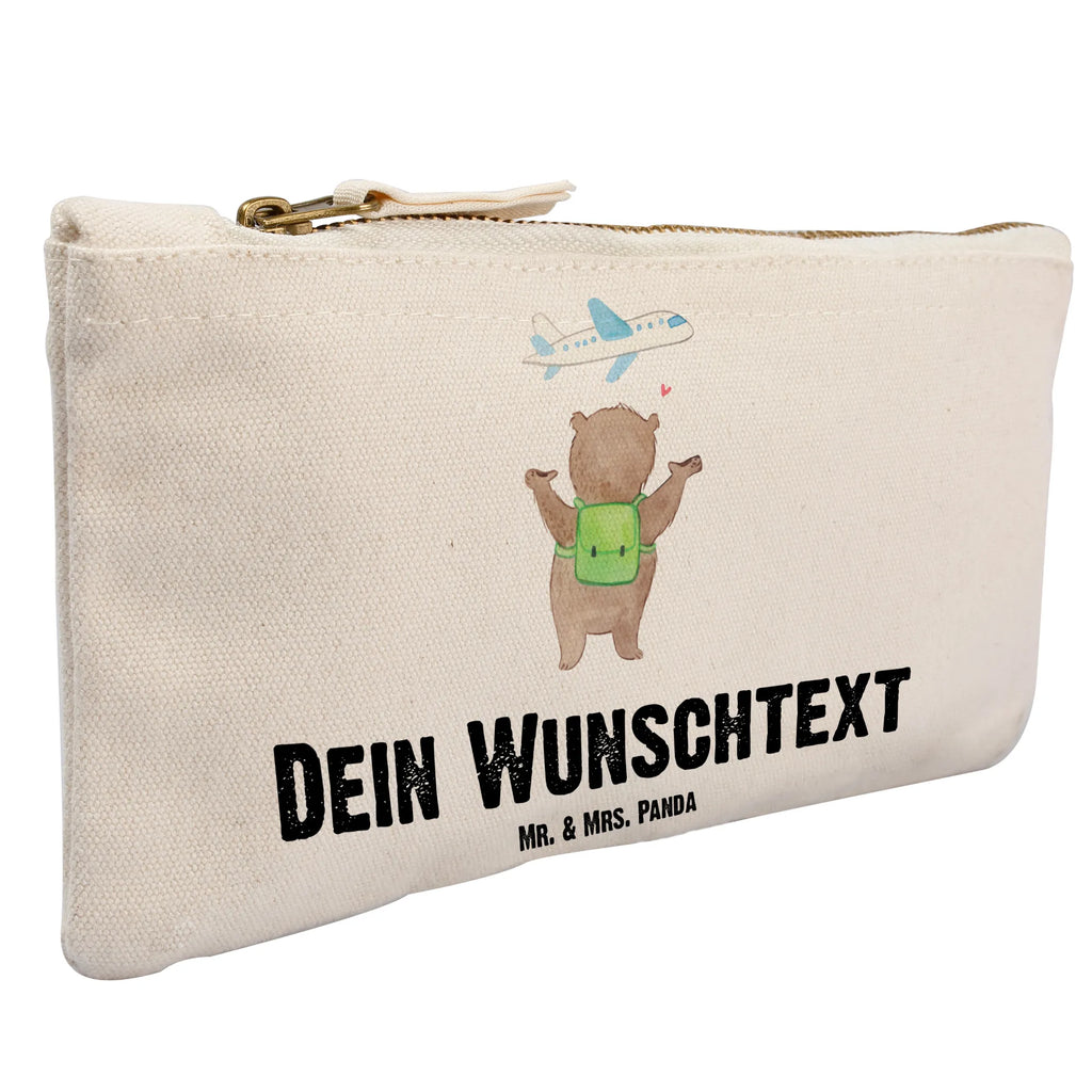 Personalisierte Schminktasche Bär Flugzeug Personalisierte Schminktasche, Personalisierte Kosmetiktasche, Personalisierter Kosmetikbeutel, Personalisiertes Stiftemäppchen, Personalisiertes Etui, Personalisierte Federmappe, Personalisierte Makeup Bag, Personalisiertes Schminketui, Personalisiertes Kosmetiketui, Personalisiertes Schlamperetui, Schminktasche mit Namen, Kosmetiktasche mit Namen, Kosmetikbeutel mit Namen, Stiftemäppchen mit Namen, Etui mit Namen, Federmappe mit Namen, Makeup Bg mit Namen, Schminketui mit Namen, Kosmetiketui mit Namen, Schlamperetui mit Namen, Schminktasche personalisieren, Schminktasche bedrucken, Schminktasche selbst gestalten, Liebe, Partner, Freund, Freundin, Ehemann, Ehefrau, Heiraten, Verlobung, Heiratsantrag, Liebesgeschenk, Jahrestag, Hocheitstag, Valentinstag, Geschenk für Frauen, Hochzeitstag, Mitbringsel, Geschenk für Freundin, Geschenk für Partner, Liebesbeweis, für Männer, für Ehemann