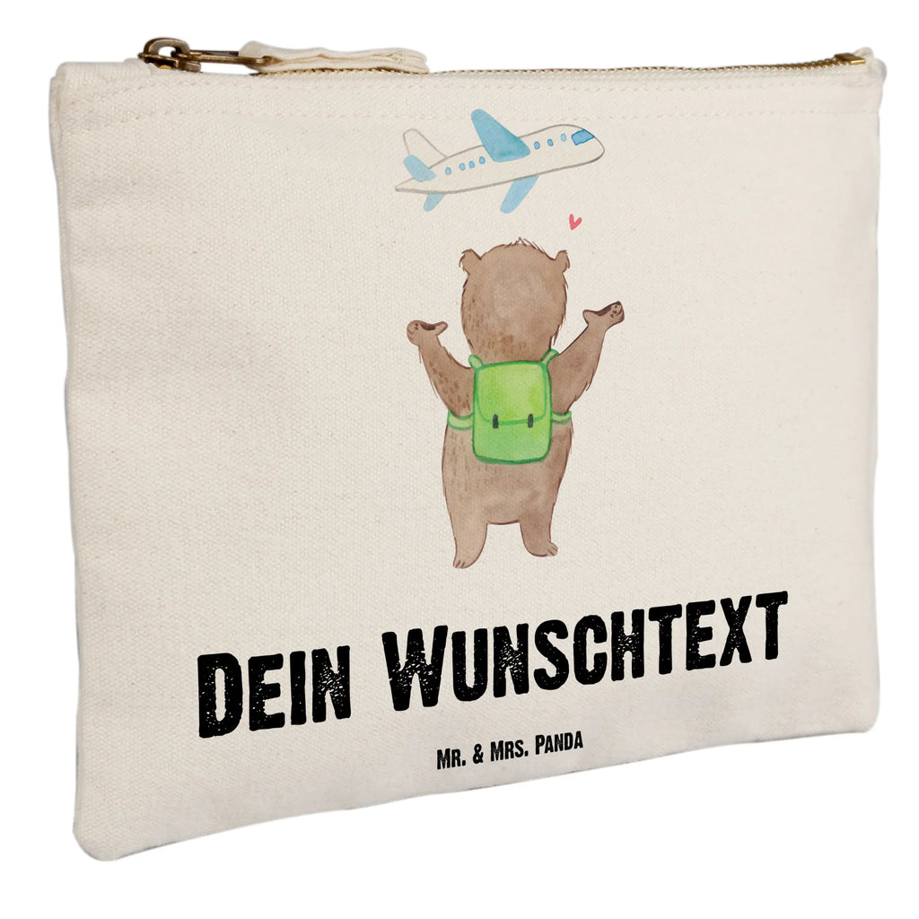 Personalisierte Schminktasche Bär Flugzeug Personalisierte Schminktasche, Personalisierte Kosmetiktasche, Personalisierter Kosmetikbeutel, Personalisiertes Stiftemäppchen, Personalisiertes Etui, Personalisierte Federmappe, Personalisierte Makeup Bag, Personalisiertes Schminketui, Personalisiertes Kosmetiketui, Personalisiertes Schlamperetui, Schminktasche mit Namen, Kosmetiktasche mit Namen, Kosmetikbeutel mit Namen, Stiftemäppchen mit Namen, Etui mit Namen, Federmappe mit Namen, Makeup Bg mit Namen, Schminketui mit Namen, Kosmetiketui mit Namen, Schlamperetui mit Namen, Schminktasche personalisieren, Schminktasche bedrucken, Schminktasche selbst gestalten, Liebe, Partner, Freund, Freundin, Ehemann, Ehefrau, Heiraten, Verlobung, Heiratsantrag, Liebesgeschenk, Jahrestag, Hocheitstag, Valentinstag, Geschenk für Frauen, Hochzeitstag, Mitbringsel, Geschenk für Freundin, Geschenk für Partner, Liebesbeweis, für Männer, für Ehemann