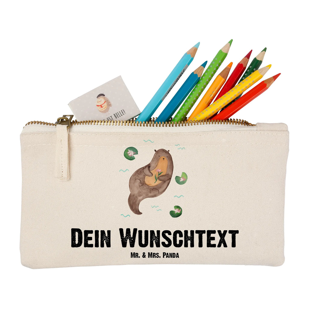 Personalisierte Schminktasche Otter mit Seerose Personalisierte Schminktasche, Personalisierte Kosmetiktasche, Personalisierter Kosmetikbeutel, Personalisiertes Stiftemäppchen, Personalisiertes Etui, Personalisierte Federmappe, Personalisierte Makeup Bag, Personalisiertes Schminketui, Personalisiertes Kosmetiketui, Personalisiertes Schlamperetui, Schminktasche mit Namen, Kosmetiktasche mit Namen, Kosmetikbeutel mit Namen, Stiftemäppchen mit Namen, Etui mit Namen, Federmappe mit Namen, Makeup Bg mit Namen, Schminketui mit Namen, Kosmetiketui mit Namen, Schlamperetui mit Namen, Schminktasche personalisieren, Schminktasche bedrucken, Schminktasche selbst gestalten, Otter, Fischotter, Seeotter, Otter Seeotter See Otter