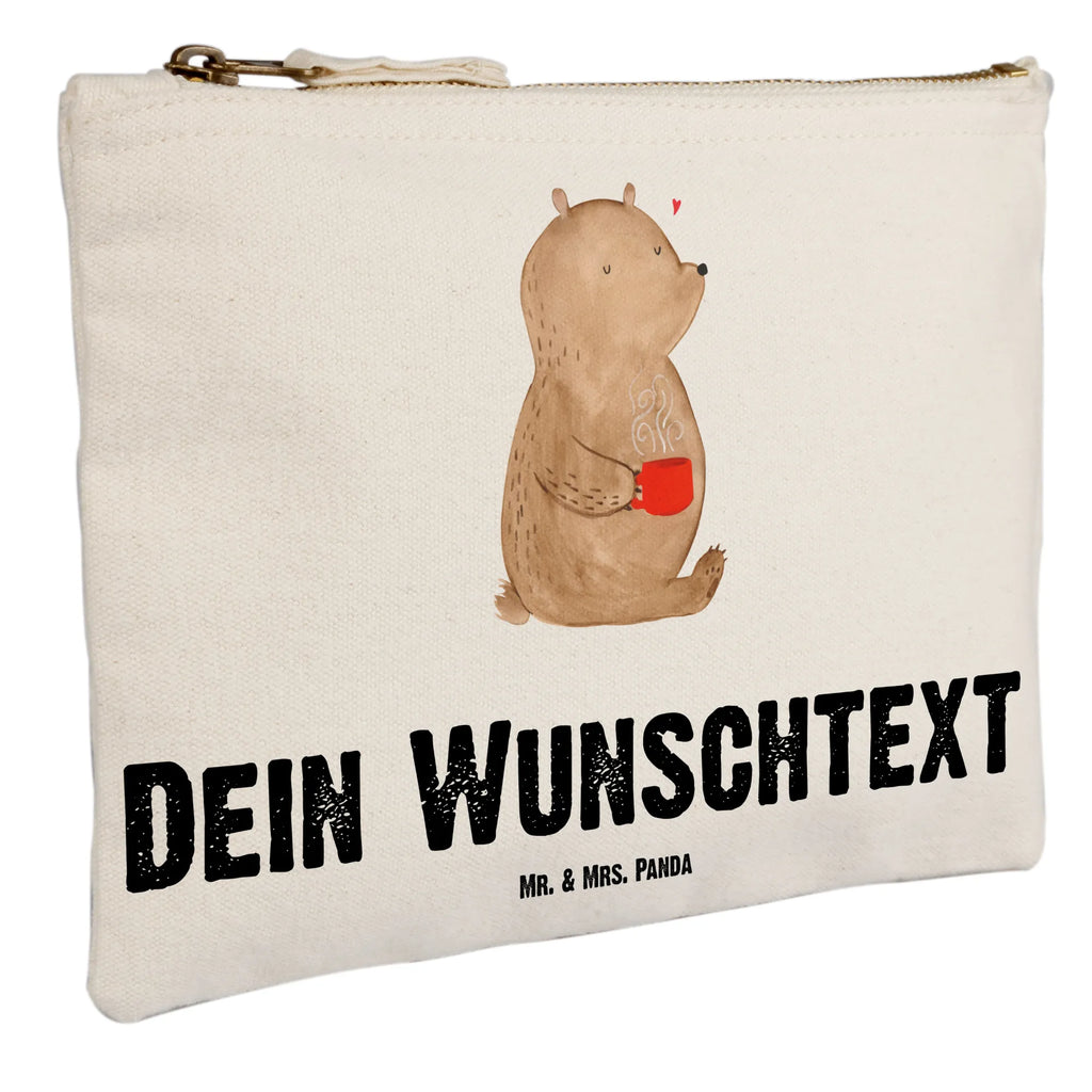 Personalisierte Schminktasche Bär Kaffee Personalisierte Schminktasche, Personalisierte Kosmetiktasche, Personalisierter Kosmetikbeutel, Personalisiertes Stiftemäppchen, Personalisiertes Etui, Personalisierte Federmappe, Personalisierte Makeup Bag, Personalisiertes Schminketui, Personalisiertes Kosmetiketui, Personalisiertes Schlamperetui, Schminktasche mit Namen, Kosmetiktasche mit Namen, Kosmetikbeutel mit Namen, Stiftemäppchen mit Namen, Etui mit Namen, Federmappe mit Namen, Makeup Bg mit Namen, Schminketui mit Namen, Kosmetiketui mit Namen, Schlamperetui mit Namen, Schminktasche personalisieren, Schminktasche bedrucken, Schminktasche selbst gestalten, Bär, Teddy, Teddybär, Kaffee, Coffee, Bären, guten Morgen, Morgenroutine, Welt erobern, Welt retten, Motivation