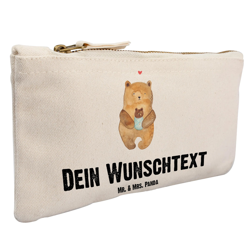 Personalisierte Schminktasche Bär mit Baby Personalisierte Schminktasche, Personalisierte Kosmetiktasche, Personalisierter Kosmetikbeutel, Personalisiertes Stiftemäppchen, Personalisiertes Etui, Personalisierte Federmappe, Personalisierte Makeup Bag, Personalisiertes Schminketui, Personalisiertes Kosmetiketui, Personalisiertes Schlamperetui, Schminktasche mit Namen, Kosmetiktasche mit Namen, Kosmetikbeutel mit Namen, Stiftemäppchen mit Namen, Etui mit Namen, Federmappe mit Namen, Makeup Bg mit Namen, Schminketui mit Namen, Kosmetiketui mit Namen, Schlamperetui mit Namen, Schminktasche personalisieren, Schminktasche bedrucken, Schminktasche selbst gestalten, Bär, Teddy, Teddybär, Eltern, Mutter, Baby, Taufe, Geburt, Nichte, Neffe, Enkel, Enkelin, Täufling, Geburtstag, Glückwunsch