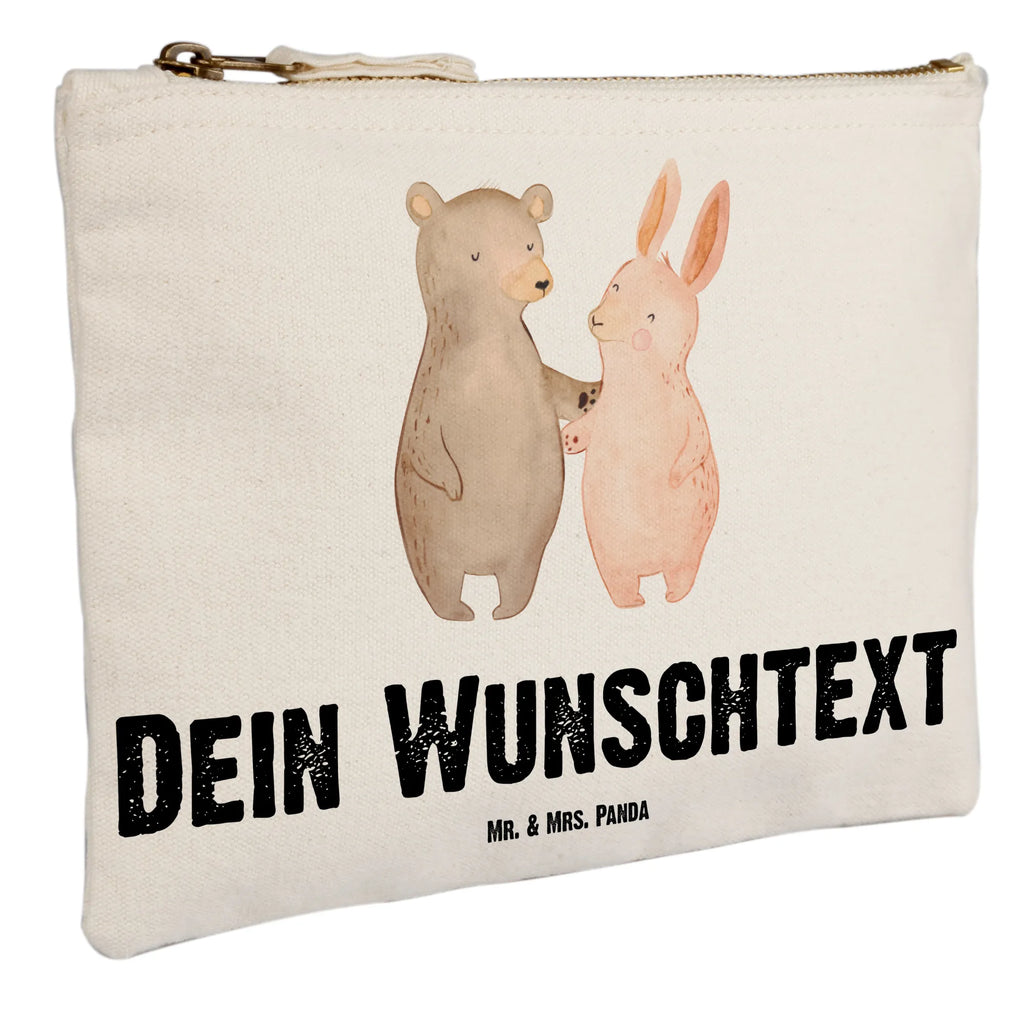 Personalisierte Schminktasche Bär Hase Umarmen Personalisierte Schminktasche, Personalisierte Kosmetiktasche, Personalisierter Kosmetikbeutel, Personalisiertes Stiftemäppchen, Personalisiertes Etui, Personalisierte Federmappe, Personalisierte Makeup Bag, Personalisiertes Schminketui, Personalisiertes Kosmetiketui, Personalisiertes Schlamperetui, Schminktasche mit Namen, Kosmetiktasche mit Namen, Kosmetikbeutel mit Namen, Stiftemäppchen mit Namen, Etui mit Namen, Federmappe mit Namen, Makeup Bg mit Namen, Schminketui mit Namen, Kosmetiketui mit Namen, Schlamperetui mit Namen, Schminktasche personalisieren, Schminktasche bedrucken, Schminktasche selbst gestalten, Liebe, Partner, Freund, Freundin, Ehemann, Ehefrau, Heiraten, Verlobung, Heiratsantrag, Liebesgeschenk, Jahrestag, Hocheitstag, Freunde, bester Freund, Hase, Bär, Bärchen, best friends