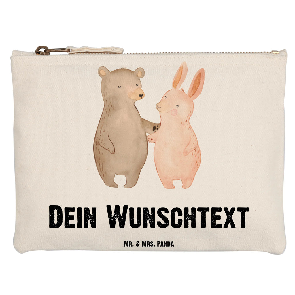 Personalisierte Schminktasche Bär Hase Umarmen Personalisierte Schminktasche, Personalisierte Kosmetiktasche, Personalisierter Kosmetikbeutel, Personalisiertes Stiftemäppchen, Personalisiertes Etui, Personalisierte Federmappe, Personalisierte Makeup Bag, Personalisiertes Schminketui, Personalisiertes Kosmetiketui, Personalisiertes Schlamperetui, Schminktasche mit Namen, Kosmetiktasche mit Namen, Kosmetikbeutel mit Namen, Stiftemäppchen mit Namen, Etui mit Namen, Federmappe mit Namen, Makeup Bg mit Namen, Schminketui mit Namen, Kosmetiketui mit Namen, Schlamperetui mit Namen, Schminktasche personalisieren, Schminktasche bedrucken, Schminktasche selbst gestalten, Liebe, Partner, Freund, Freundin, Ehemann, Ehefrau, Heiraten, Verlobung, Heiratsantrag, Liebesgeschenk, Jahrestag, Hocheitstag, Freunde, bester Freund, Hase, Bär, Bärchen, best friends