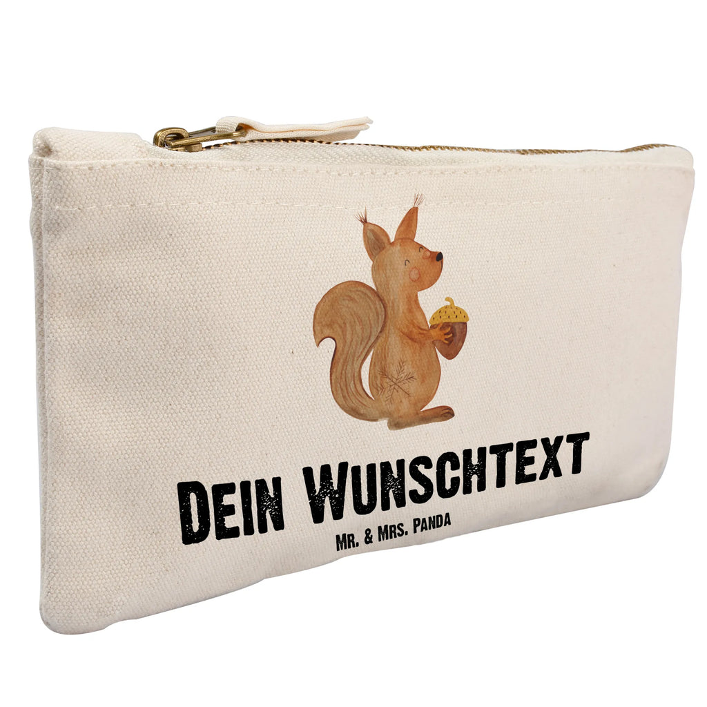 Personalisierte Schminktasche Eichhörnchen Weihnachten Personalisierte Schminktasche, Personalisierte Kosmetiktasche, Personalisierter Kosmetikbeutel, Personalisiertes Stiftemäppchen, Personalisiertes Etui, Personalisierte Federmappe, Personalisierte Makeup Bag, Personalisiertes Schminketui, Personalisiertes Kosmetiketui, Personalisiertes Schlamperetui, Schminktasche mit Namen, Kosmetiktasche mit Namen, Kosmetikbeutel mit Namen, Stiftemäppchen mit Namen, Etui mit Namen, Federmappe mit Namen, Makeup Bg mit Namen, Schminketui mit Namen, Kosmetiketui mit Namen, Schlamperetui mit Namen, Schminktasche personalisieren, Schminktasche bedrucken, Schminktasche selbst gestalten, Winter, Weihnachten, Weihnachtsdeko, Nikolaus, Advent, Heiligabend, Wintermotiv, Frohe Weihnachten, Frohes neues Jahr, Guten Rutsch, Weihnachtsmotiv, Weihnachtsgruß, Neujahr, Vogel