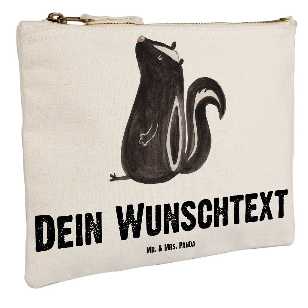 Personalisierte Schminktasche Stinktier sitzend Personalisierte Schminktasche, Personalisierte Kosmetiktasche, Personalisierter Kosmetikbeutel, Personalisiertes Stiftemäppchen, Personalisiertes Etui, Personalisierte Federmappe, Personalisierte Makeup Bag, Personalisiertes Schminketui, Personalisiertes Kosmetiketui, Personalisiertes Schlamperetui, Schminktasche mit Namen, Kosmetiktasche mit Namen, Kosmetikbeutel mit Namen, Stiftemäppchen mit Namen, Etui mit Namen, Federmappe mit Namen, Makeup Bg mit Namen, Schminketui mit Namen, Kosmetiketui mit Namen, Schlamperetui mit Namen, Schminktasche personalisieren, Schminktasche bedrucken, Schminktasche selbst gestalten, Stinktier, Skunk, Wildtier, Raubtier, Stinker, Stinki, Spruch, Büro, Recht, Besserwisser