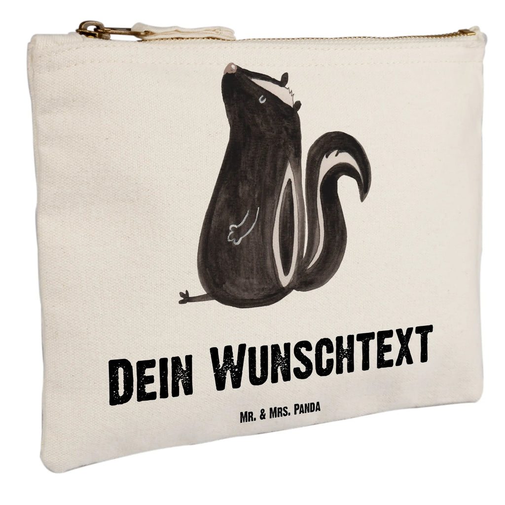 Personalisierte Schminktasche Stinktier sitzend Personalisierte Schminktasche, Personalisierte Kosmetiktasche, Personalisierter Kosmetikbeutel, Personalisiertes Stiftemäppchen, Personalisiertes Etui, Personalisierte Federmappe, Personalisierte Makeup Bag, Personalisiertes Schminketui, Personalisiertes Kosmetiketui, Personalisiertes Schlamperetui, Schminktasche mit Namen, Kosmetiktasche mit Namen, Kosmetikbeutel mit Namen, Stiftemäppchen mit Namen, Etui mit Namen, Federmappe mit Namen, Makeup Bg mit Namen, Schminketui mit Namen, Kosmetiketui mit Namen, Schlamperetui mit Namen, Schminktasche personalisieren, Schminktasche bedrucken, Schminktasche selbst gestalten, Stinktier, Skunk, Wildtier, Raubtier, Stinker, Stinki, Spruch, Büro, Recht, Besserwisser