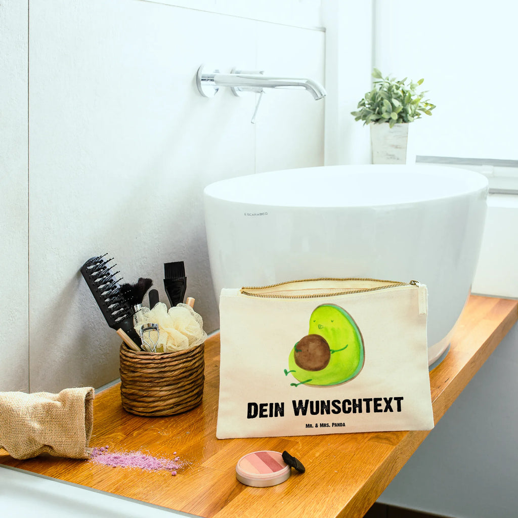 Personalisierte Schminktasche Avocado pfeift Personalisierte Schminktasche, Personalisierte Kosmetiktasche, Personalisierter Kosmetikbeutel, Personalisiertes Stiftemäppchen, Personalisiertes Etui, Personalisierte Federmappe, Personalisierte Makeup Bag, Personalisiertes Schminketui, Personalisiertes Kosmetiketui, Personalisiertes Schlamperetui, Schminktasche mit Namen, Kosmetiktasche mit Namen, Kosmetikbeutel mit Namen, Stiftemäppchen mit Namen, Etui mit Namen, Federmappe mit Namen, Makeup Bg mit Namen, Schminketui mit Namen, Kosmetiketui mit Namen, Schlamperetui mit Namen, Schminktasche personalisieren, Schminktasche bedrucken, Schminktasche selbst gestalten, Avocado, Veggie, Vegan, Gesund, Diät, Abnehmen, Ernährung, dick sein