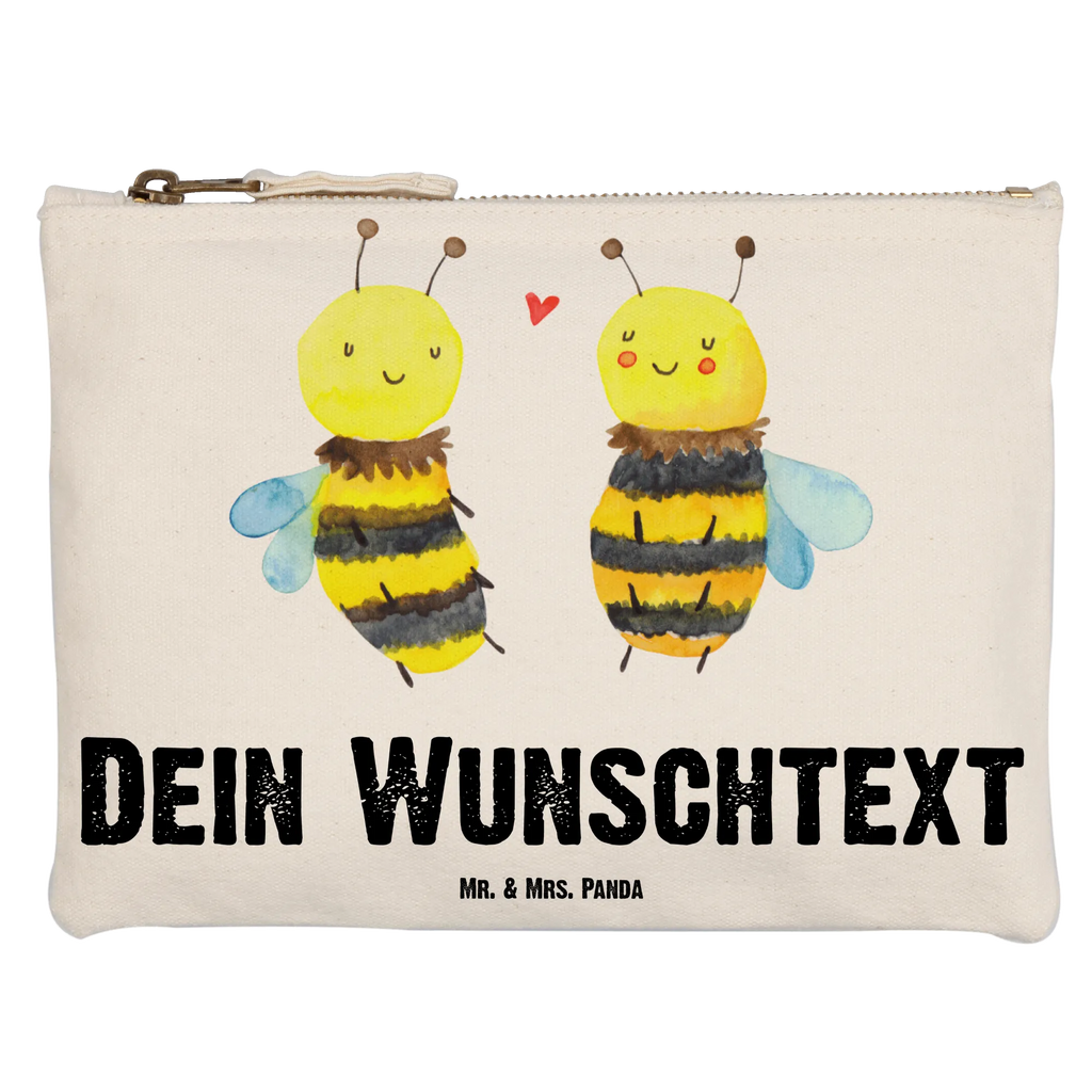 Personalisierte Schminktasche Biene Verliebt Personalisierte Schminktasche, Personalisierte Kosmetiktasche, Personalisierter Kosmetikbeutel, Personalisiertes Stiftemäppchen, Personalisiertes Etui, Personalisierte Federmappe, Personalisierte Makeup Bag, Personalisiertes Schminketui, Personalisiertes Kosmetiketui, Personalisiertes Schlamperetui, Schminktasche mit Namen, Kosmetiktasche mit Namen, Kosmetikbeutel mit Namen, Stiftemäppchen mit Namen, Etui mit Namen, Federmappe mit Namen, Makeup Bg mit Namen, Schminketui mit Namen, Kosmetiketui mit Namen, Schlamperetui mit Namen, Schminktasche personalisieren, Schminktasche bedrucken, Schminktasche selbst gestalten, Biene, Wespe, Hummel