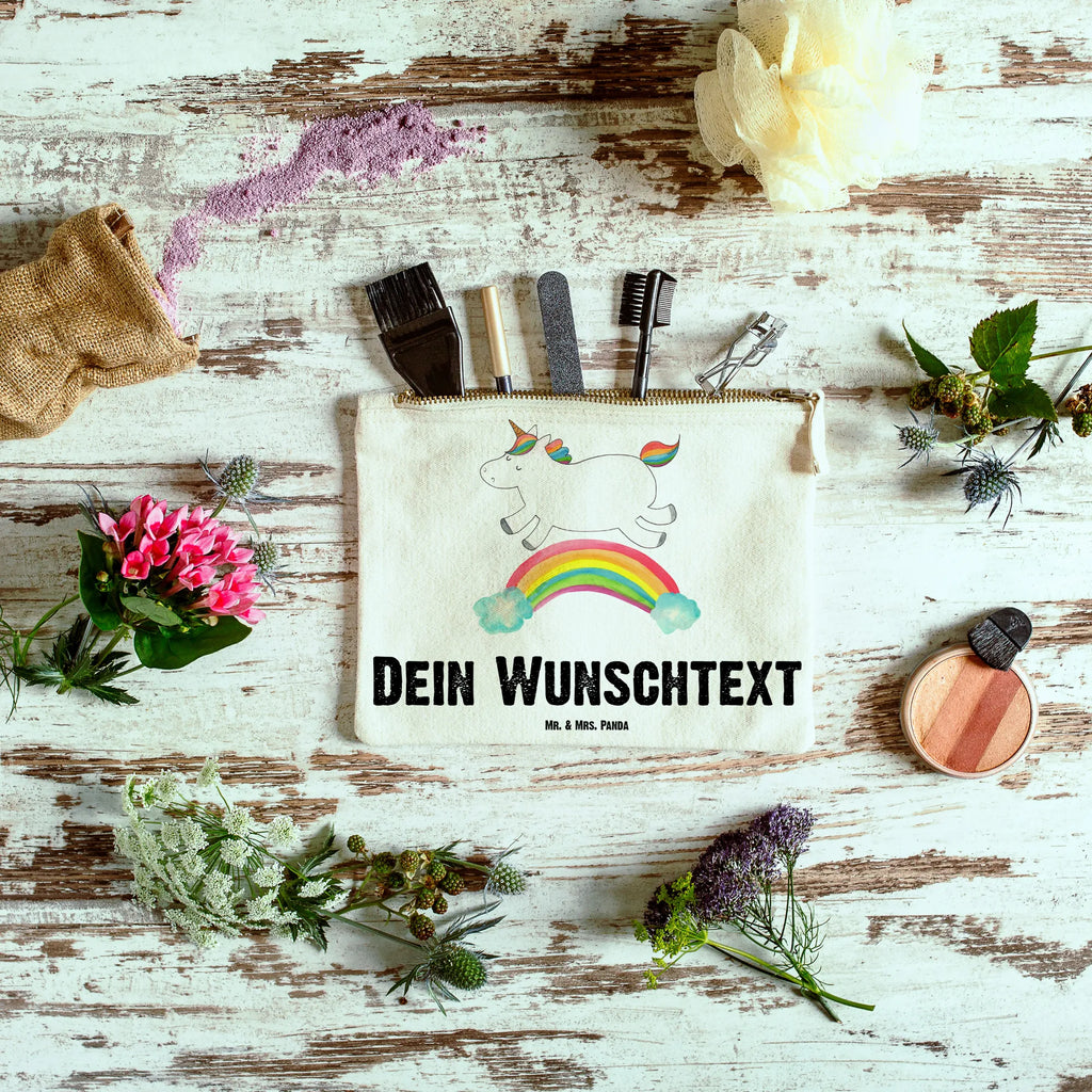 Personalisierte Schminktasche Einhorn Regenbogen Personalisierte Schminktasche, Personalisierte Kosmetiktasche, Personalisierter Kosmetikbeutel, Personalisiertes Stiftemäppchen, Personalisiertes Etui, Personalisierte Federmappe, Personalisierte Makeup Bag, Personalisiertes Schminketui, Personalisiertes Kosmetiketui, Personalisiertes Schlamperetui, Schminktasche mit Namen, Kosmetiktasche mit Namen, Kosmetikbeutel mit Namen, Stiftemäppchen mit Namen, Etui mit Namen, Federmappe mit Namen, Makeup Bg mit Namen, Schminketui mit Namen, Kosmetiketui mit Namen, Schlamperetui mit Namen, Schminktasche personalisieren, Schminktasche bedrucken, Schminktasche selbst gestalten, Einhorn, Einhörner, Einhorn Deko, Pegasus, Unicorn, Regenbogen, Glitzer, Einhornpower, Erwachsenwerden, Einhornautobahn