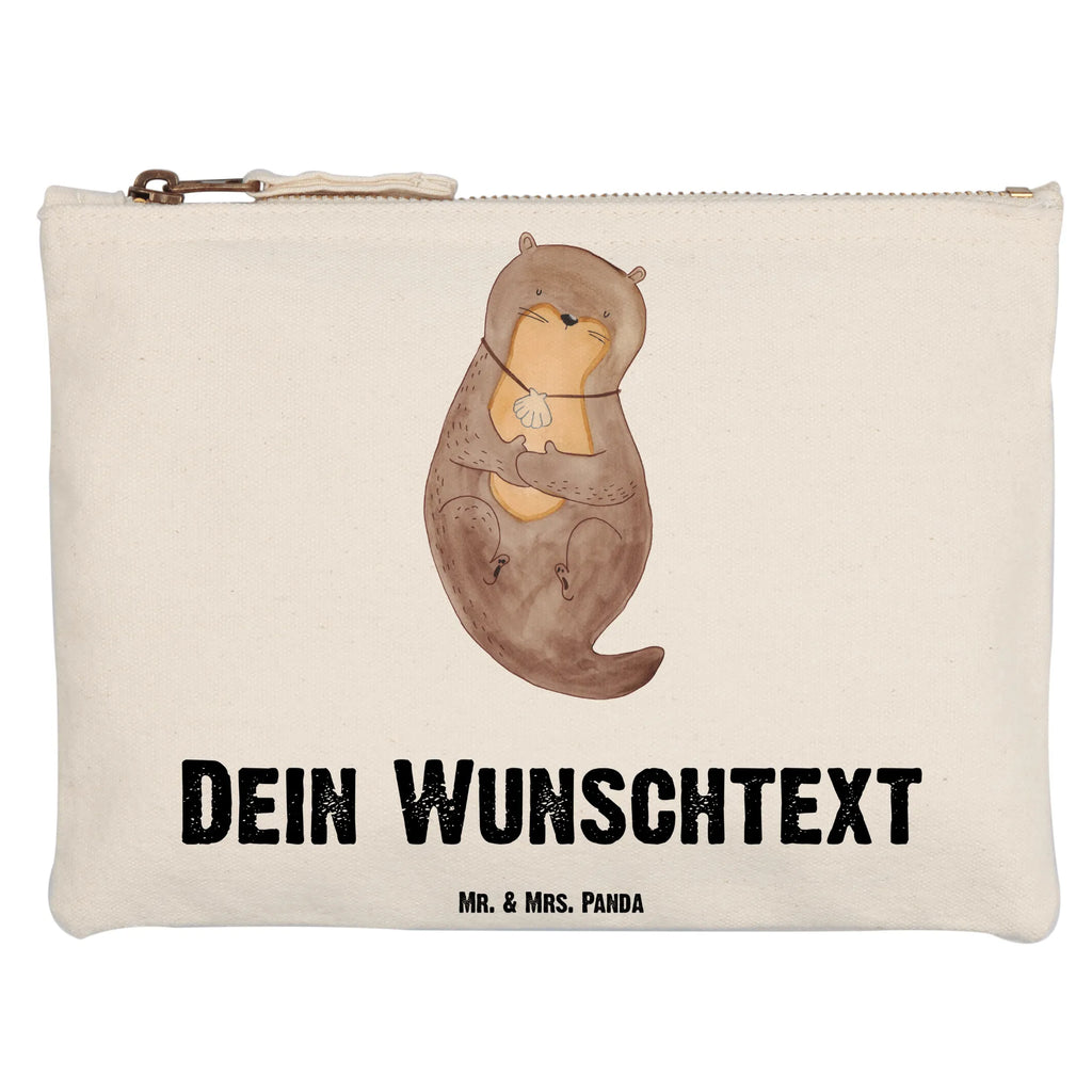 Personalisierte Schminktasche Otter mit Muschelmedaillon Personalisierte Schminktasche, Personalisierte Kosmetiktasche, Personalisierter Kosmetikbeutel, Personalisiertes Stiftemäppchen, Personalisiertes Etui, Personalisierte Federmappe, Personalisierte Makeup Bag, Personalisiertes Schminketui, Personalisiertes Kosmetiketui, Personalisiertes Schlamperetui, Schminktasche mit Namen, Kosmetiktasche mit Namen, Kosmetikbeutel mit Namen, Stiftemäppchen mit Namen, Etui mit Namen, Federmappe mit Namen, Makeup Bg mit Namen, Schminketui mit Namen, Kosmetiketui mit Namen, Schlamperetui mit Namen, Schminktasche personalisieren, Schminktasche bedrucken, Schminktasche selbst gestalten, Otter, Fischotter, Seeotter, Otterliebe, grübeln, träumen, Motivation, Tagträumen, Büro