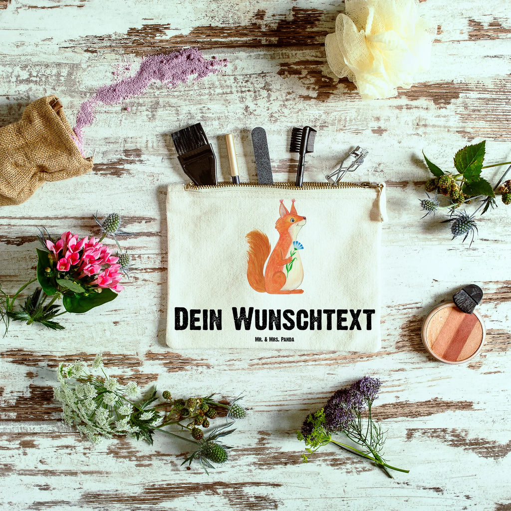 Personalisierte Schminktasche Eichhörnchen Blume Personalisierte Schminktasche, Personalisierte Kosmetiktasche, Personalisierter Kosmetikbeutel, Personalisiertes Stiftemäppchen, Personalisiertes Etui, Personalisierte Federmappe, Personalisierte Makeup Bag, Personalisiertes Schminketui, Personalisiertes Kosmetiketui, Personalisiertes Schlamperetui, Schminktasche mit Namen, Kosmetiktasche mit Namen, Kosmetikbeutel mit Namen, Stiftemäppchen mit Namen, Etui mit Namen, Federmappe mit Namen, Makeup Bg mit Namen, Schminketui mit Namen, Kosmetiketui mit Namen, Schlamperetui mit Namen, Schminktasche personalisieren, Schminktasche bedrucken, Schminktasche selbst gestalten, Tiermotive, Gute Laune, lustige Sprüche, Tiere, Eichhörnchen, Eichhorn, Spruch positiv, Lachen, Spaß, Motivation Sprüche, Motivation Bilder, glücklich Spruch, Spruch Deko