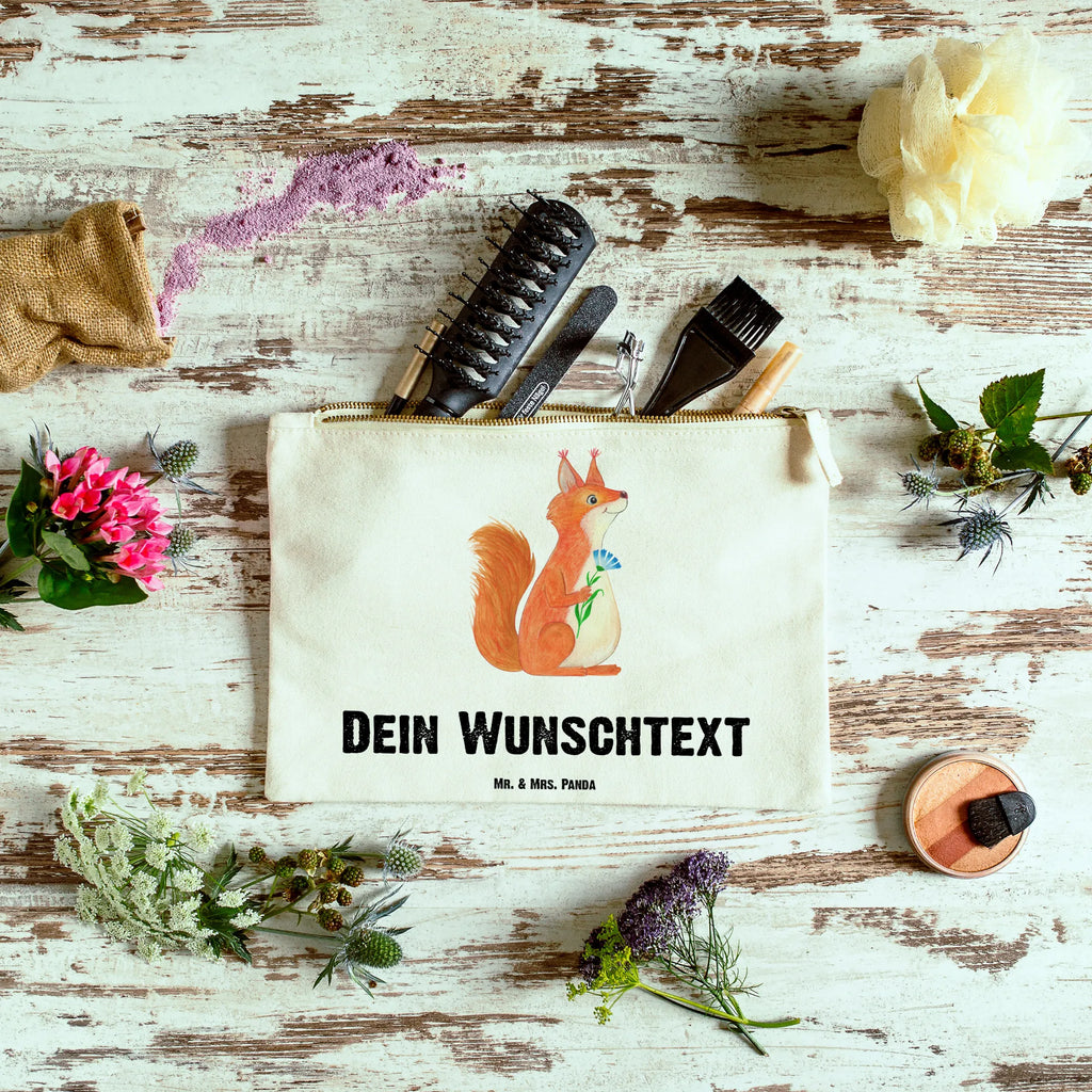 Personalisierte Schminktasche Eichhörnchen Blume Personalisierte Schminktasche, Personalisierte Kosmetiktasche, Personalisierter Kosmetikbeutel, Personalisiertes Stiftemäppchen, Personalisiertes Etui, Personalisierte Federmappe, Personalisierte Makeup Bag, Personalisiertes Schminketui, Personalisiertes Kosmetiketui, Personalisiertes Schlamperetui, Schminktasche mit Namen, Kosmetiktasche mit Namen, Kosmetikbeutel mit Namen, Stiftemäppchen mit Namen, Etui mit Namen, Federmappe mit Namen, Makeup Bg mit Namen, Schminketui mit Namen, Kosmetiketui mit Namen, Schlamperetui mit Namen, Schminktasche personalisieren, Schminktasche bedrucken, Schminktasche selbst gestalten, Tiermotive, Gute Laune, lustige Sprüche, Tiere, Eichhörnchen, Eichhorn, Spruch positiv, Lachen, Spaß, Motivation Sprüche, Motivation Bilder, glücklich Spruch, Spruch Deko