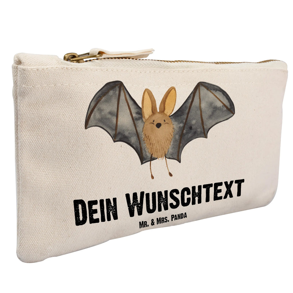 Personalisierte Schminktasche Fledermaus Flügel Personalisierte Schminktasche, Personalisierte Kosmetiktasche, Personalisierter Kosmetikbeutel, Personalisiertes Stiftemäppchen, Personalisiertes Etui, Personalisierte Federmappe, Personalisierte Makeup Bag, Personalisiertes Schminketui, Personalisiertes Kosmetiketui, Personalisiertes Schlamperetui, Schminktasche mit Namen, Kosmetiktasche mit Namen, Kosmetikbeutel mit Namen, Stiftemäppchen mit Namen, Etui mit Namen, Federmappe mit Namen, Makeup Bg mit Namen, Schminketui mit Namen, Kosmetiketui mit Namen, Schlamperetui mit Namen, Schminktasche personalisieren, Schminktasche bedrucken, Schminktasche selbst gestalten, Tiermotive, Gute Laune, lustige Sprüche, Tiere