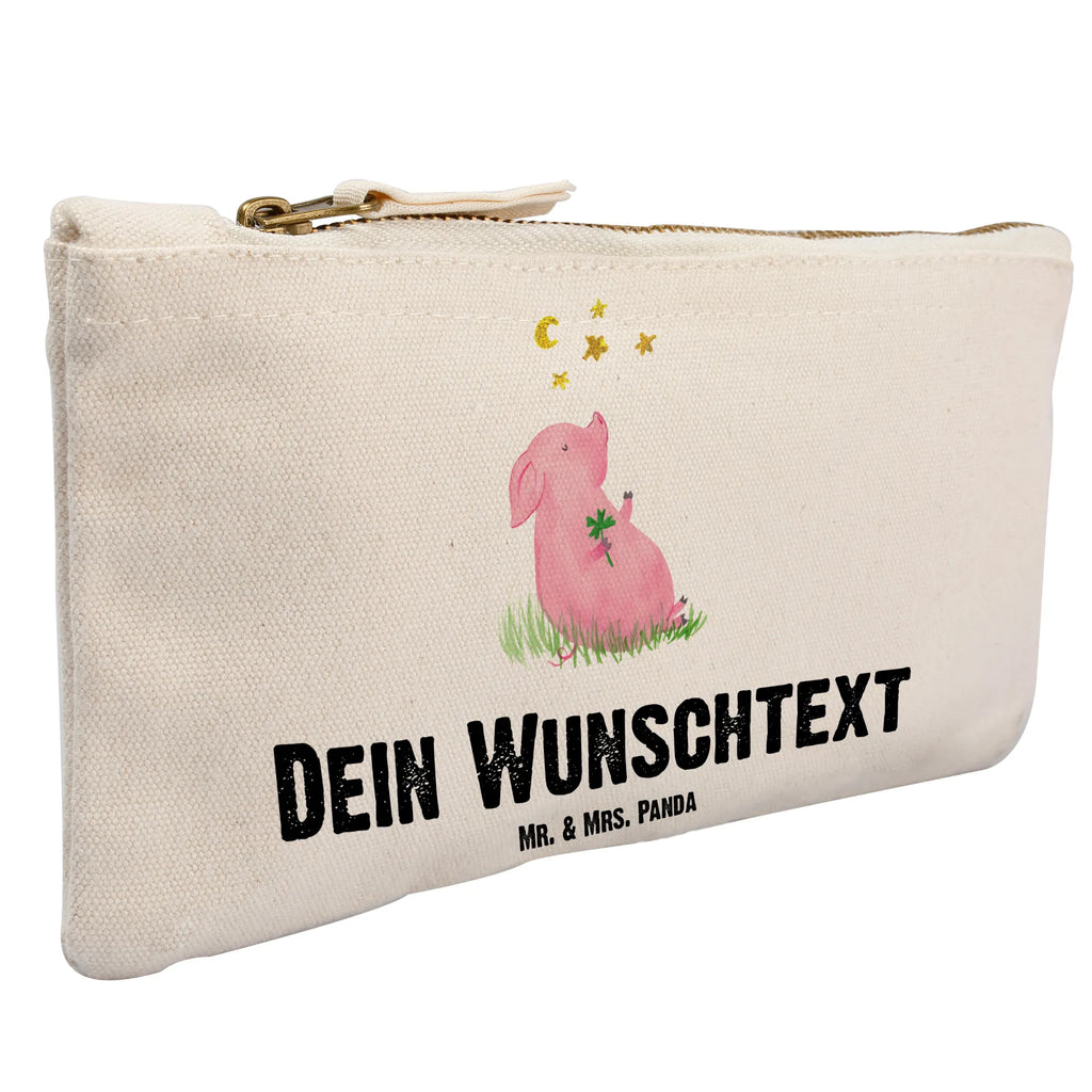 Personalisierte Schminktasche Glücksschwein Personalisierte Schminktasche, Personalisierte Kosmetiktasche, Personalisierter Kosmetikbeutel, Personalisiertes Stiftemäppchen, Personalisiertes Etui, Personalisierte Federmappe, Personalisierte Makeup Bag, Personalisiertes Schminketui, Personalisiertes Kosmetiketui, Personalisiertes Schlamperetui, Schminktasche mit Namen, Kosmetiktasche mit Namen, Kosmetikbeutel mit Namen, Stiftemäppchen mit Namen, Etui mit Namen, Federmappe mit Namen, Makeup Bg mit Namen, Schminketui mit Namen, Kosmetiketui mit Namen, Schlamperetui mit Namen, Schminktasche personalisieren, Schminktasche bedrucken, Schminktasche selbst gestalten, Tiermotive, Gute Laune, lustige Sprüche, Tiere, Glücksschwein. Glück, Schwein, Schweinchen, Sterne, Sernchen, Ziele, Träume, Motivation, Glücksbringer