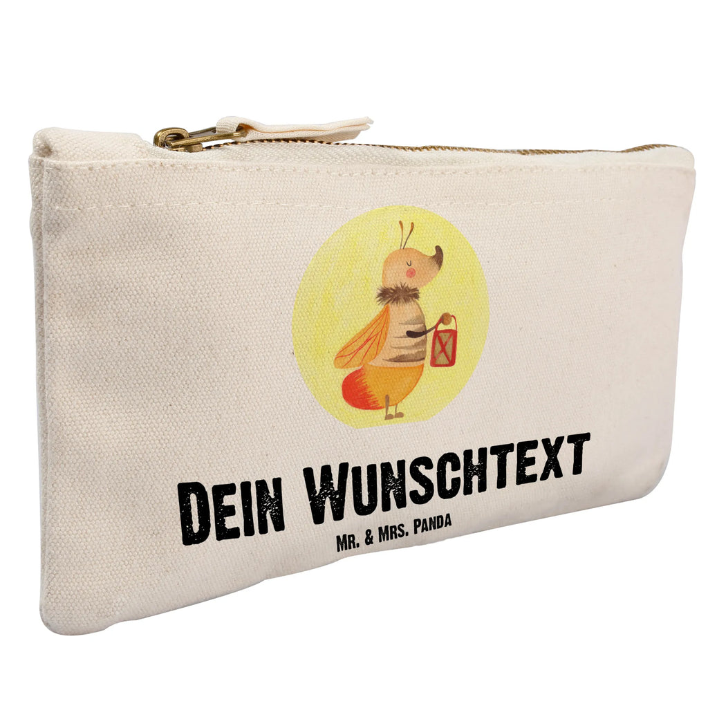 Personalisierte Schminktasche Glühwürmchen Personalisierte Schminktasche, Personalisierte Kosmetiktasche, Personalisierter Kosmetikbeutel, Personalisiertes Stiftemäppchen, Personalisiertes Etui, Personalisierte Federmappe, Personalisierte Makeup Bag, Personalisiertes Schminketui, Personalisiertes Kosmetiketui, Personalisiertes Schlamperetui, Schminktasche mit Namen, Kosmetiktasche mit Namen, Kosmetikbeutel mit Namen, Stiftemäppchen mit Namen, Etui mit Namen, Federmappe mit Namen, Makeup Bg mit Namen, Schminketui mit Namen, Kosmetiketui mit Namen, Schlamperetui mit Namen, Schminktasche personalisieren, Schminktasche bedrucken, Schminktasche selbst gestalten, Tiermotive, Gute Laune, lustige Sprüche, Tiere, Glühwürmchen, Glühwurm, Falter, Liebe, Leuchten, magisch, Liebesbeweis, Lieblingsmensch, Verlobung, Heiratsantrag, Jahrestag, Liebesspruch