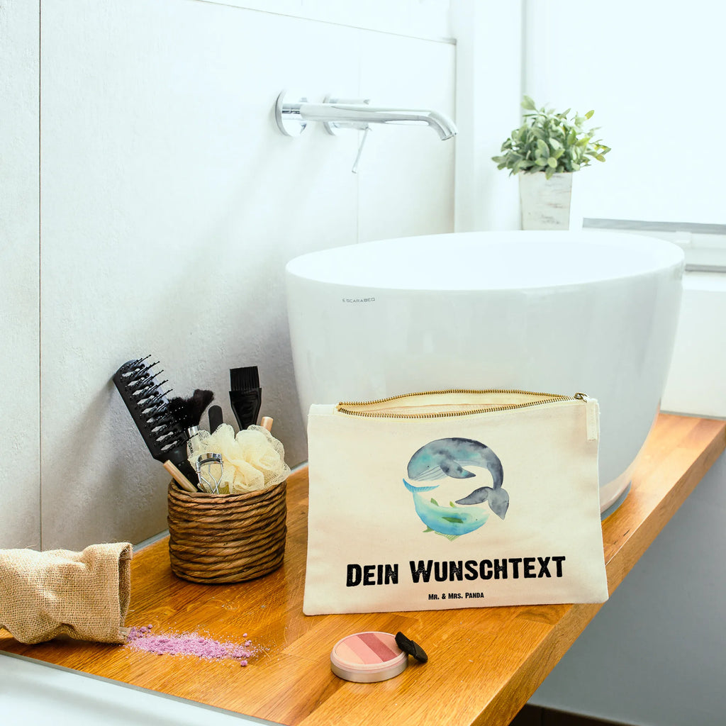 Personalisierte Schminktasche Walfisch & Thunfisch Personalisierte Schminktasche, Personalisierte Kosmetiktasche, Personalisierter Kosmetikbeutel, Personalisiertes Stiftemäppchen, Personalisiertes Etui, Personalisierte Federmappe, Personalisierte Makeup Bag, Personalisiertes Schminketui, Personalisiertes Kosmetiketui, Personalisiertes Schlamperetui, Schminktasche mit Namen, Kosmetiktasche mit Namen, Kosmetikbeutel mit Namen, Stiftemäppchen mit Namen, Etui mit Namen, Federmappe mit Namen, Makeup Bg mit Namen, Schminketui mit Namen, Kosmetiketui mit Namen, Schlamperetui mit Namen, Schminktasche personalisieren, Schminktasche bedrucken, Schminktasche selbst gestalten, Tiermotive, Gute Laune, lustige Sprüche, Tiere, Wal, Wahl, Tunfisch, Wortwitz lustig, Spruch lustig, Flachwitz, Witz, Spruch des Tages, Flachwitz Geschenk