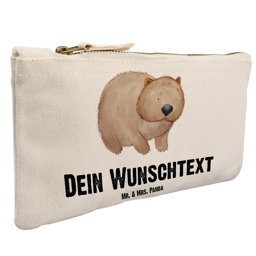 Personalisierte Schminktasche Wombat Personalisierte Schminktasche, Personalisierte Kosmetiktasche, Personalisierter Kosmetikbeutel, Personalisiertes Stiftemäppchen, Personalisiertes Etui, Personalisierte Federmappe, Personalisierte Makeup Bag, Personalisiertes Schminketui, Personalisiertes Kosmetiketui, Personalisiertes Schlamperetui, Schminktasche mit Namen, Kosmetiktasche mit Namen, Kosmetikbeutel mit Namen, Stiftemäppchen mit Namen, Etui mit Namen, Federmappe mit Namen, Makeup Bg mit Namen, Schminketui mit Namen, Kosmetiketui mit Namen, Schlamperetui mit Namen, Schminktasche personalisieren, Schminktasche bedrucken, Schminktasche selbst gestalten, Tiermotive, Gute Laune, lustige Sprüche, Tiere, Wombat, Das Leben ist schön, Motivation, Spruch, Australien