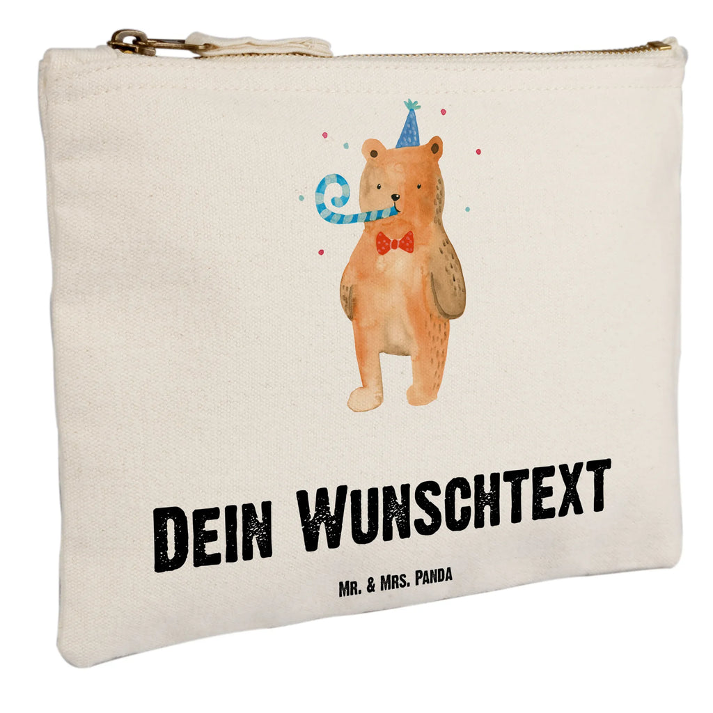 Personalisierte Schminktasche Birthday Bär Personalisierte Schminktasche, Personalisierte Kosmetiktasche, Personalisierter Kosmetikbeutel, Personalisiertes Stiftemäppchen, Personalisiertes Etui, Personalisierte Federmappe, Personalisierte Makeup Bag, Personalisiertes Schminketui, Personalisiertes Kosmetiketui, Personalisiertes Schlamperetui, Schminktasche mit Namen, Kosmetiktasche mit Namen, Kosmetikbeutel mit Namen, Stiftemäppchen mit Namen, Etui mit Namen, Federmappe mit Namen, Makeup Bg mit Namen, Schminketui mit Namen, Kosmetiketui mit Namen, Schlamperetui mit Namen, Schminktasche personalisieren, Schminktasche bedrucken, Schminktasche selbst gestalten, Bär, Teddy, Teddybär, Happy Birthday, Alles Gute, Glückwunsch, Geburtstag