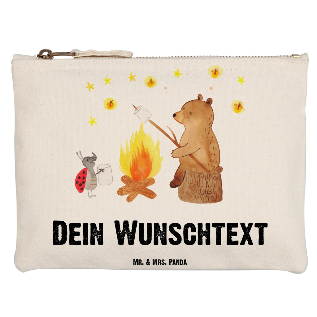 Personalisierte Schminktasche Bär & Marienkäfer Lagerfeuer Personalisierte Schminktasche, Personalisierte Kosmetiktasche, Personalisierter Kosmetikbeutel, Personalisiertes Stiftemäppchen, Personalisiertes Etui, Personalisierte Federmappe, Personalisierte Makeup Bag, Personalisiertes Schminketui, Personalisiertes Kosmetiketui, Personalisiertes Schlamperetui, Schminktasche mit Namen, Kosmetiktasche mit Namen, Kosmetikbeutel mit Namen, Stiftemäppchen mit Namen, Etui mit Namen, Federmappe mit Namen, Makeup Bg mit Namen, Schminketui mit Namen, Kosmetiketui mit Namen, Schlamperetui mit Namen, Schminktasche personalisieren, Schminktasche bedrucken, Schminktasche selbst gestalten, Bär, Teddy, Teddybär, Lagerfeuer