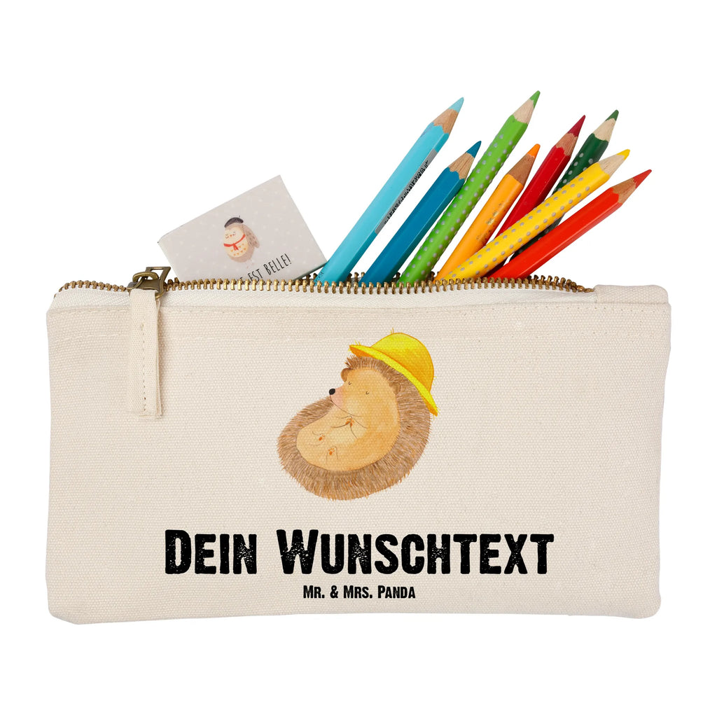 Personalisierte Schminktasche Igel betet Personalisierte Schminktasche, Personalisierte Kosmetiktasche, Personalisierter Kosmetikbeutel, Personalisiertes Stiftemäppchen, Personalisiertes Etui, Personalisierte Federmappe, Personalisierte Makeup Bag, Personalisiertes Schminketui, Personalisiertes Kosmetiketui, Personalisiertes Schlamperetui, Schminktasche mit Namen, Kosmetiktasche mit Namen, Kosmetikbeutel mit Namen, Stiftemäppchen mit Namen, Etui mit Namen, Federmappe mit Namen, Makeup Bg mit Namen, Schminketui mit Namen, Kosmetiketui mit Namen, Schlamperetui mit Namen, Schminktasche personalisieren, Schminktasche bedrucken, Schminktasche selbst gestalten, Tiermotive, Gute Laune, lustige Sprüche, Tiere, Igel, Igel mit Hut, Sonnenhut, Gott, Amen, beten, Leben, Dankbarkeit, Dankbar sein, dankbar, genießen