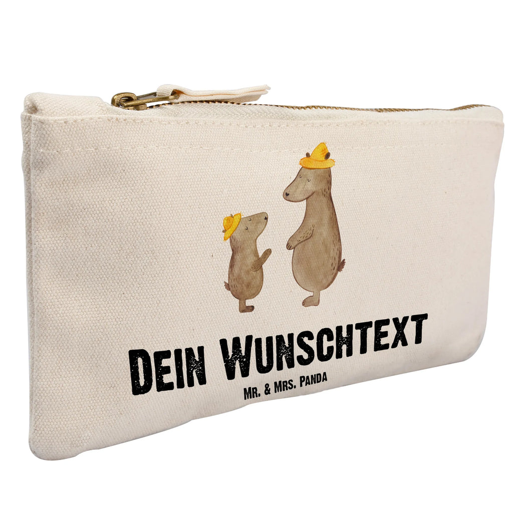 Personalisierte Schminktasche Bären mit Hut Personalisierte Schminktasche, Personalisierte Kosmetiktasche, Personalisierter Kosmetikbeutel, Personalisiertes Stiftemäppchen, Personalisiertes Etui, Personalisierte Federmappe, Personalisierte Makeup Bag, Personalisiertes Schminketui, Personalisiertes Kosmetiketui, Personalisiertes Schlamperetui, Schminktasche mit Namen, Kosmetiktasche mit Namen, Kosmetikbeutel mit Namen, Stiftemäppchen mit Namen, Etui mit Namen, Federmappe mit Namen, Makeup Bg mit Namen, Schminketui mit Namen, Kosmetiketui mit Namen, Schlamperetui mit Namen, Schminktasche personalisieren, Schminktasche bedrucken, Schminktasche selbst gestalten, Familie, Vatertag, Muttertag, Bruder, Schwester, Mama, Papa, Oma, Opa, Bär, Bären, Vater, Papi, Paps, Dad, Daddy, Lieblingsmensch, Sohn, Söhne, Kind, Kinder, Vater-Sohn, Family, Vorbild