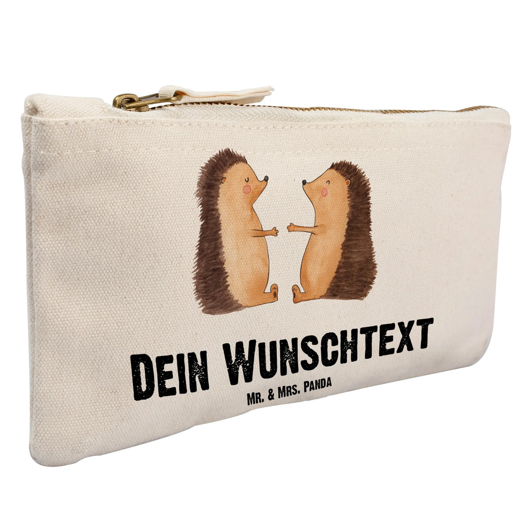 Personalisierte Schminktasche Igel Liebe Personalisierte Schminktasche, Personalisierte Kosmetiktasche, Personalisierter Kosmetikbeutel, Personalisiertes Stiftemäppchen, Personalisiertes Etui, Personalisierte Federmappe, Personalisierte Makeup Bag, Personalisiertes Schminketui, Personalisiertes Kosmetiketui, Personalisiertes Schlamperetui, Schminktasche mit Namen, Kosmetiktasche mit Namen, Kosmetikbeutel mit Namen, Stiftemäppchen mit Namen, Etui mit Namen, Federmappe mit Namen, Makeup Bg mit Namen, Schminketui mit Namen, Kosmetiketui mit Namen, Schlamperetui mit Namen, Schminktasche personalisieren, Schminktasche bedrucken, Schminktasche selbst gestalten, Liebe, Partner, Freund, Freundin, Ehemann, Ehefrau, Heiraten, Verlobung, Heiratsantrag, Liebesgeschenk, Jahrestag, Hocheitstag, Verliebt, Verlobt, Verheiratet, Geschenk, Liebesbeweis, Hochzeitstag, Hochzeit, Igel