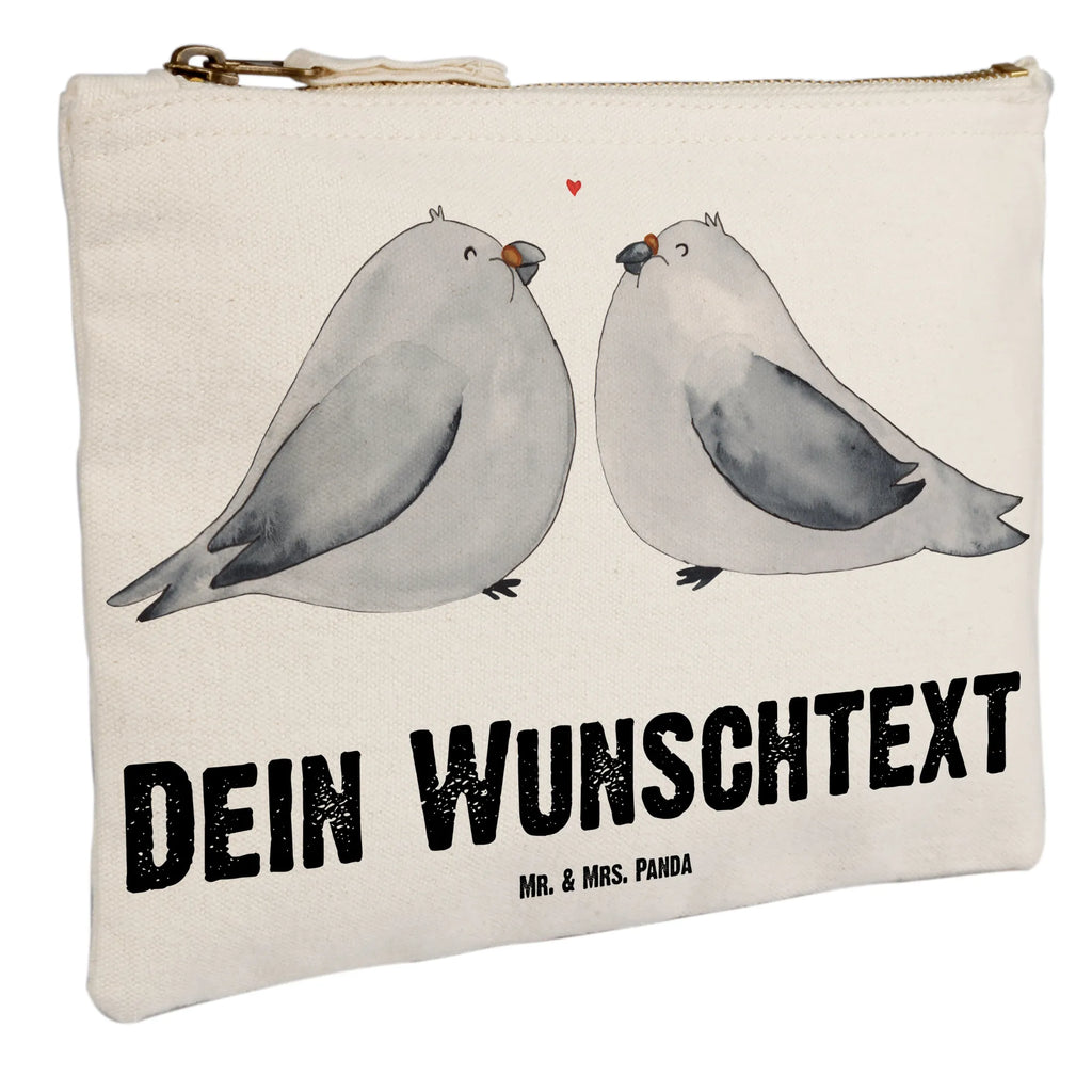 Personalisierte Schminktasche Turteltauben Liebe Personalisierte Schminktasche, Personalisierte Kosmetiktasche, Personalisierter Kosmetikbeutel, Personalisiertes Stiftemäppchen, Personalisiertes Etui, Personalisierte Federmappe, Personalisierte Makeup Bag, Personalisiertes Schminketui, Personalisiertes Kosmetiketui, Personalisiertes Schlamperetui, Schminktasche mit Namen, Kosmetiktasche mit Namen, Kosmetikbeutel mit Namen, Stiftemäppchen mit Namen, Etui mit Namen, Federmappe mit Namen, Makeup Bg mit Namen, Schminketui mit Namen, Kosmetiketui mit Namen, Schlamperetui mit Namen, Schminktasche personalisieren, Schminktasche bedrucken, Schminktasche selbst gestalten, Liebe, Partner, Freund, Freundin, Ehemann, Ehefrau, Heiraten, Verlobung, Heiratsantrag, Liebesgeschenk, Jahrestag, Hocheitstag, Turteltauben, Turteltäubchen, Tauben, Verliebt, Verlobt, Verheiratet, Geschenk Freundin, Geschenk Freund, Liebesbeweis, Hochzeitstag, Geschenk Hochzeit