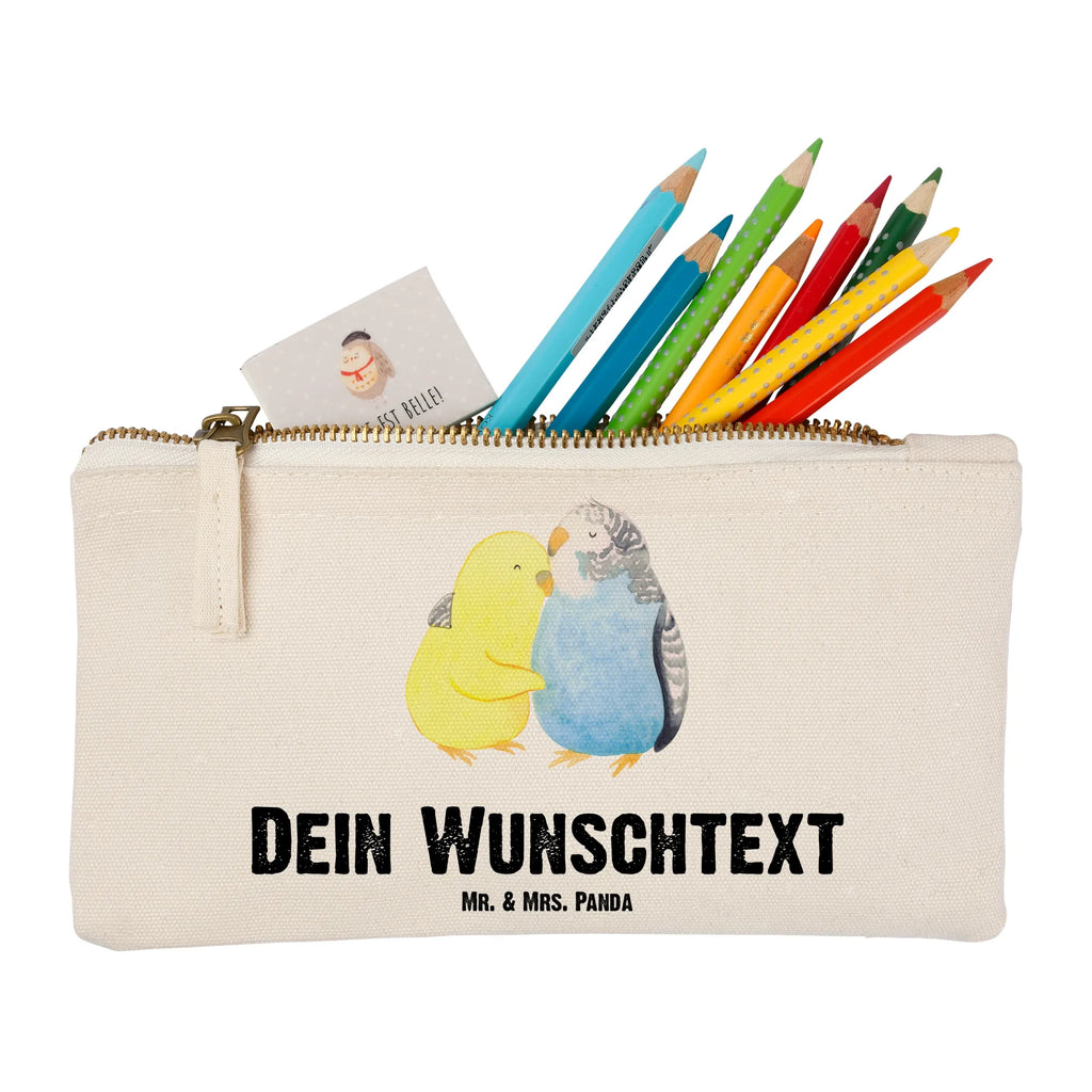 Personalisierte Schminktasche Wellensittich Liebe Personalisierte Schminktasche, Personalisierte Kosmetiktasche, Personalisierter Kosmetikbeutel, Personalisiertes Stiftemäppchen, Personalisiertes Etui, Personalisierte Federmappe, Personalisierte Makeup Bag, Personalisiertes Schminketui, Personalisiertes Kosmetiketui, Personalisiertes Schlamperetui, Schminktasche mit Namen, Kosmetiktasche mit Namen, Kosmetikbeutel mit Namen, Stiftemäppchen mit Namen, Etui mit Namen, Federmappe mit Namen, Makeup Bg mit Namen, Schminketui mit Namen, Kosmetiketui mit Namen, Schlamperetui mit Namen, Schminktasche personalisieren, Schminktasche bedrucken, Schminktasche selbst gestalten, Liebe, Partner, Freund, Freundin, Ehemann, Ehefrau, Heiraten, Verlobung, Heiratsantrag, Liebesgeschenk, Jahrestag, Hocheitstag, Vögel, Wellensittich, Nähe, Kuscheln, Vertrauen