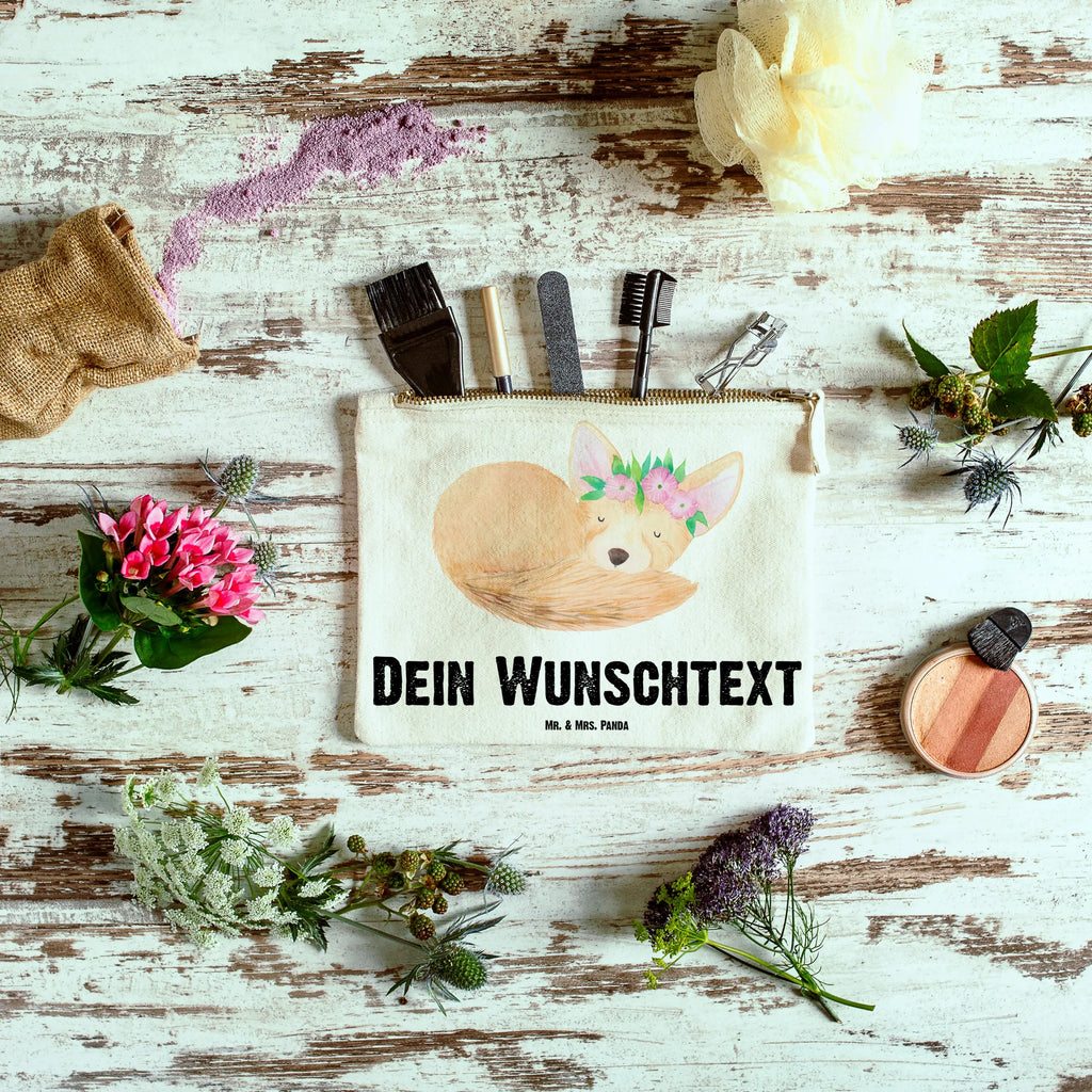 Personalisierte Schminktasche Wüstenfuchs Blumenkranz Personalisierte Schminktasche, Personalisierte Kosmetiktasche, Personalisierter Kosmetikbeutel, Personalisiertes Stiftemäppchen, Personalisiertes Etui, Personalisierte Federmappe, Personalisierte Makeup Bag, Personalisiertes Schminketui, Personalisiertes Kosmetiketui, Personalisiertes Schlamperetui, Schminktasche mit Namen, Kosmetiktasche mit Namen, Kosmetikbeutel mit Namen, Stiftemäppchen mit Namen, Etui mit Namen, Federmappe mit Namen, Makeup Bg mit Namen, Schminketui mit Namen, Kosmetiketui mit Namen, Schlamperetui mit Namen, Schminktasche personalisieren, Schminktasche bedrucken, Schminktasche selbst gestalten, Afrika, Wildtiere, Wüste, Wüstenfuchs, Blumen, Blumenkranz, Glücklich