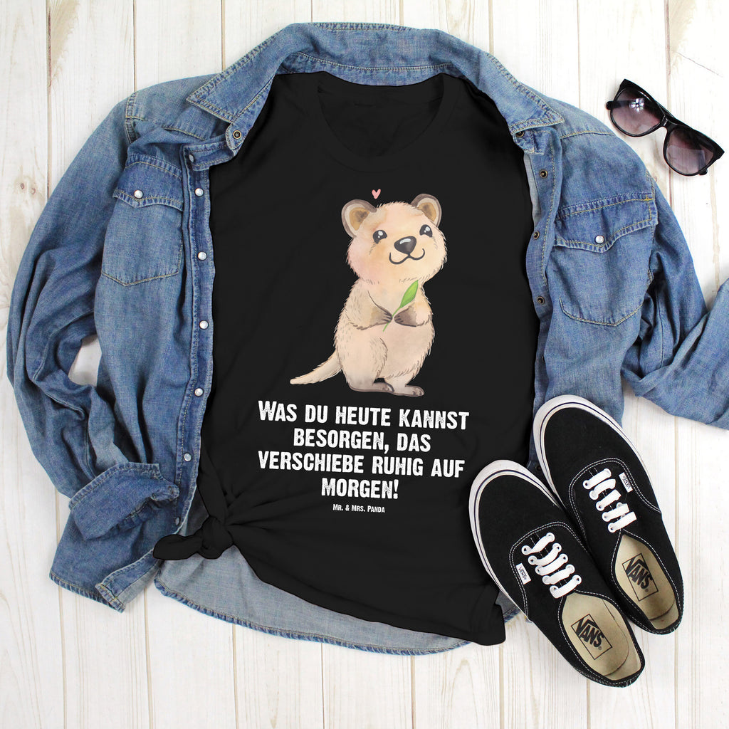 T-Shirt Standard Quokka Happy T-Shirt, Shirt, Tshirt, Lustiges T-Shirt, T-Shirt mit Spruch, Party, Junggesellenabschied, Jubiläum, Geburstag, Herrn, Damen, Männer, Frauen, Schlafshirt, Nachthemd, Sprüche, Tiermotive, Gute Laune, lustige Sprüche, Tiere, Quokka, Verschieben, Aufschieberitis, Lustiger Spruch, Niedliches Tier, Dinge erledigen