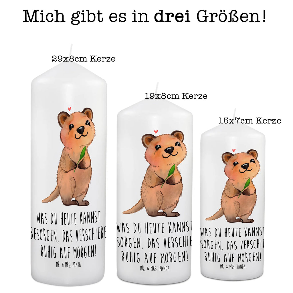 Kerze Quokka Happy Kerze, Taufkerze, Kommunionskerze, Geburtstagskerze, Geschenk Kerze, Taufgeschenk Kerze, Kerze mit Druck, Besondere Kerze, Geschenkidee Kerze, Kerze für Kommunion, Geburtstag Kerze, Kommunion Kerze, Tiermotive, Gute Laune, lustige Sprüche, Tiere, Quokka, Verschieben, Aufschieberitis, Lustiger Spruch, Niedliches Tier, Dinge erledigen