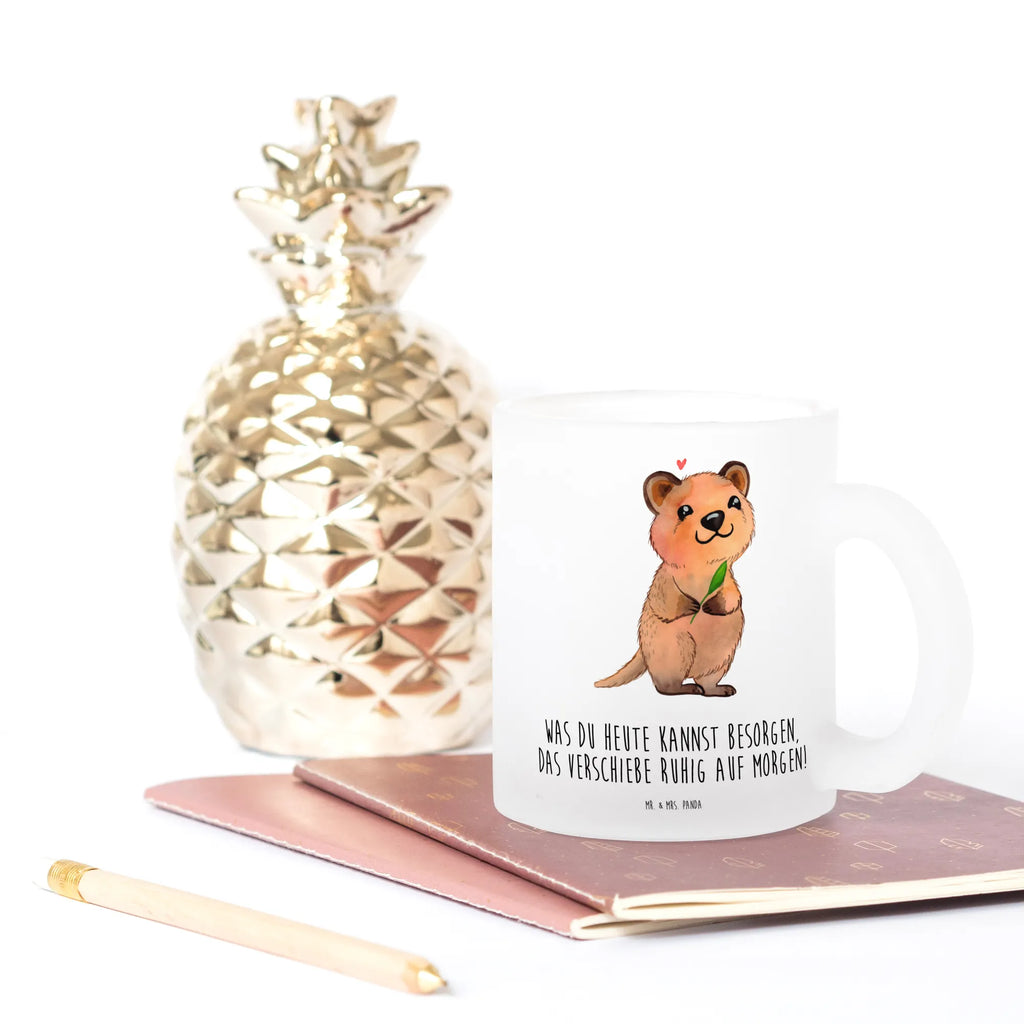 Teetasse Quokka Happy Teetasse, Teeglas, Teebecher, Tasse mit Henkel, Tasse, Glas Teetasse, Teetasse aus Glas, Tiermotive, Gute Laune, lustige Sprüche, Tiere, Quokka, Verschieben, Aufschieberitis, Lustiger Spruch, Niedliches Tier, Dinge erledigen