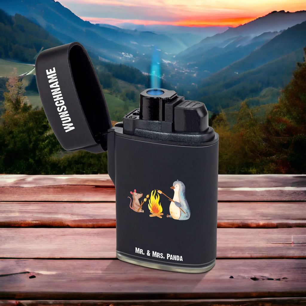 Personalisiertes Feuerzeug Pinguin Lagerfeuer Personalisiertes Feuerzeug, Personalisiertes Gas-Feuerzeug, Personalisiertes Sturmfeuerzeug, Feuerzeug bedrucken, Feuerzeug personalisiert, Feuerzeug personalisieren, Feuerzeug selbst gestalten, Feuerzeug Geschenkidee, Feuerzeug als Geschenk, Geschenk Feuerzeug, Feuerzeug Geschenk, Feuerzeug mit Name, Feuerzeug mit Namen, Besonderes Feuerzeug, Pinguin, Maus, Pinguine, Lagerfeuer, Leben, Arbeit, Job, Motivation, Büro, Büroalltag, Lebensspruch, Lebensmotivation, Neustart, Liebe, grillen, Feuer, Marshmallows