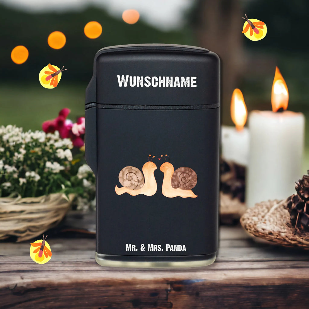 Personalisiertes Feuerzeug Schnecken Liebe Personalisiertes Feuerzeug, Personalisiertes Gas-Feuerzeug, Personalisiertes Sturmfeuerzeug, Feuerzeug bedrucken, Feuerzeug personalisiert, Feuerzeug personalisieren, Feuerzeug selbst gestalten, Feuerzeug Geschenkidee, Feuerzeug als Geschenk, Geschenk Feuerzeug, Feuerzeug Geschenk, Feuerzeug mit Name, Feuerzeug mit Namen, Besonderes Feuerzeug, Liebe, Partner, Freund, Freundin, Ehemann, Ehefrau, Heiraten, Verlobung, Heiratsantrag, Liebesgeschenk, Jahrestag, Hocheitstag